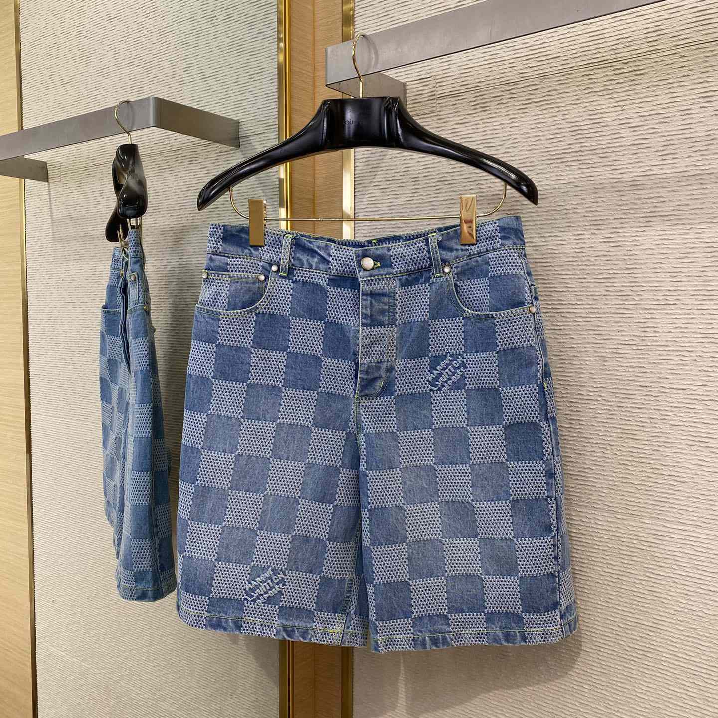  - EUR FASHION