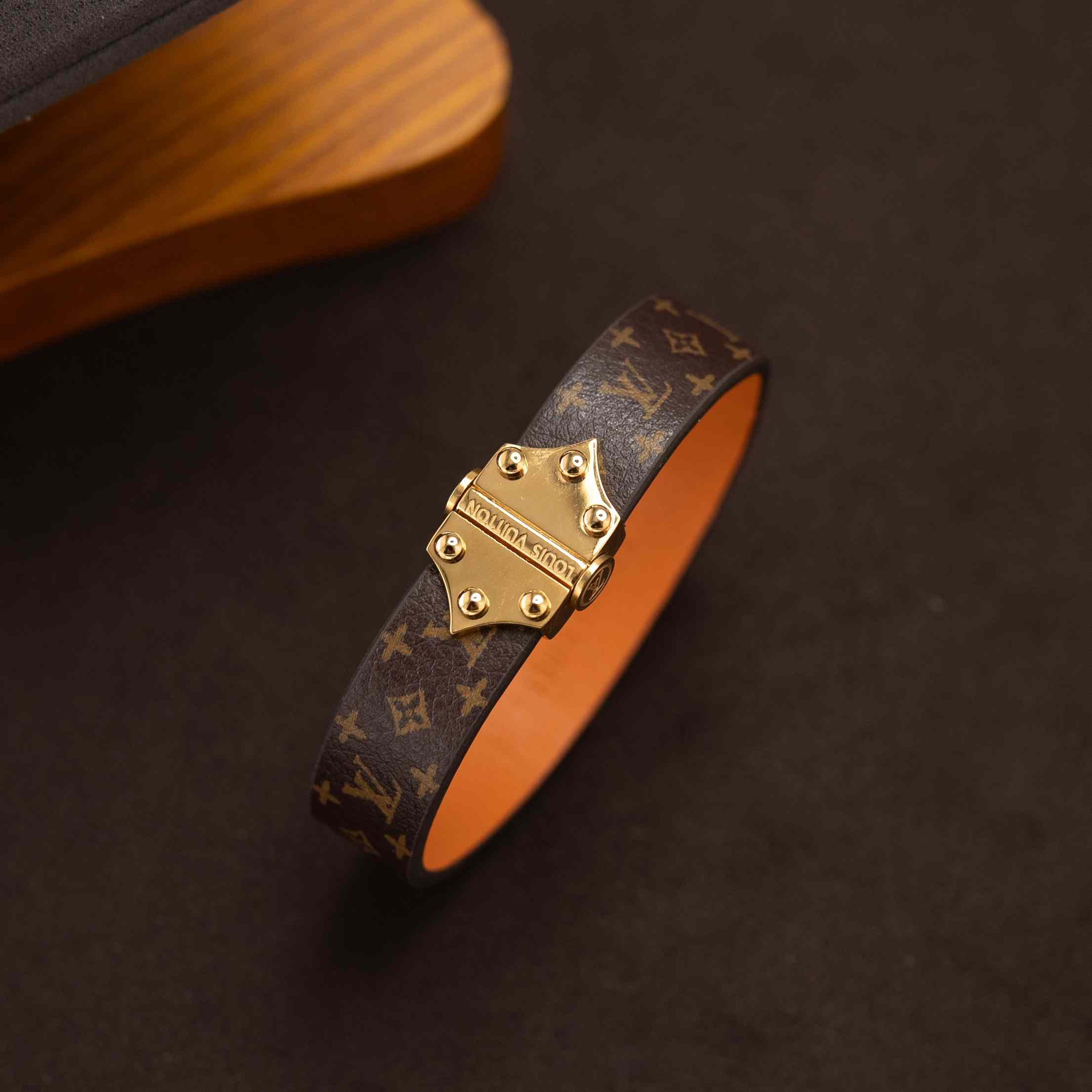 Louis Vuitton Nano Monogram Bracelet   M8112 - EUR FASHION