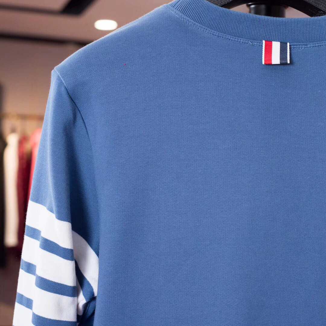 Thom Browne Stripe Sleeve Sweatshirt    TB22 - EUR FASHION