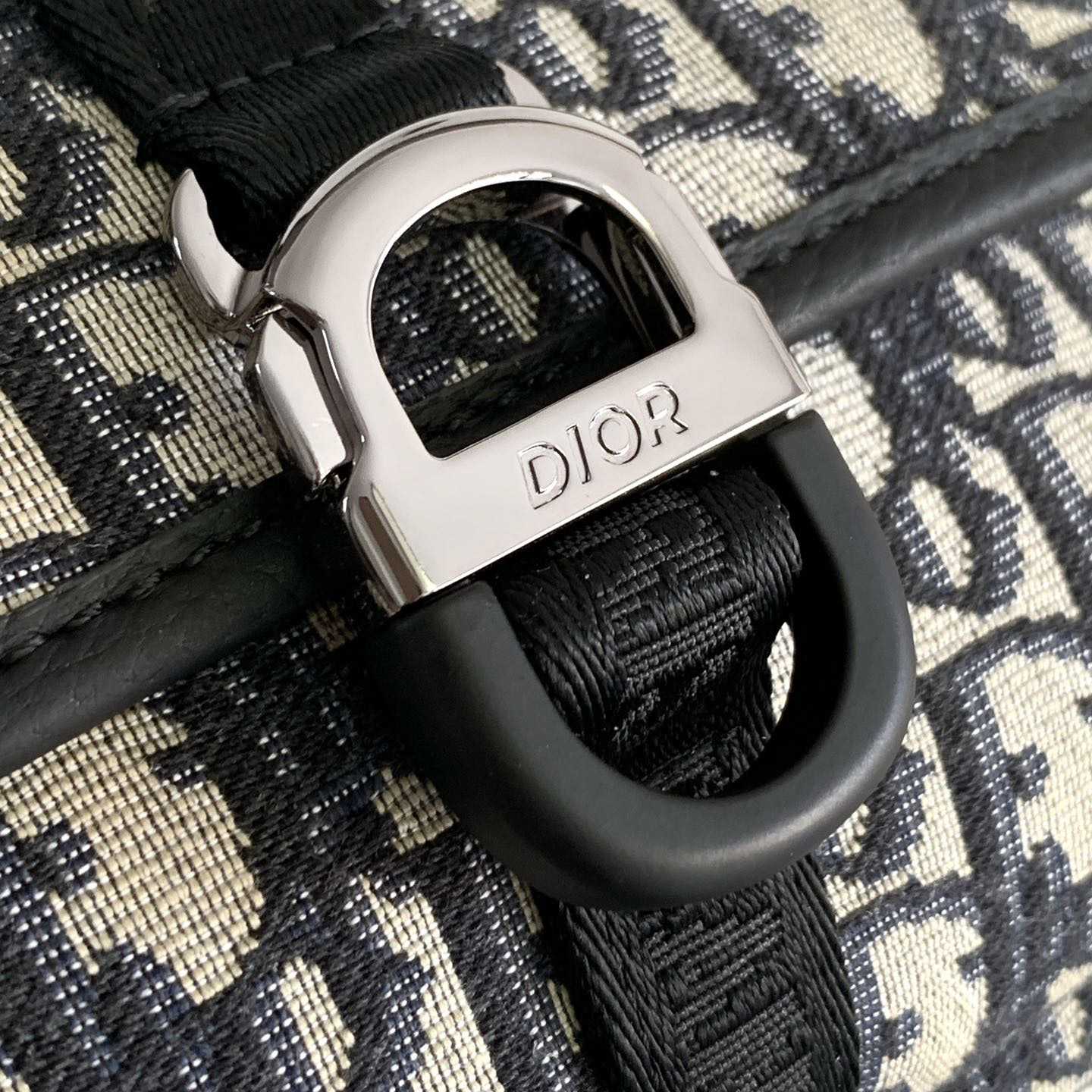 Dior 8 Belt Bag  - EUR FASHION