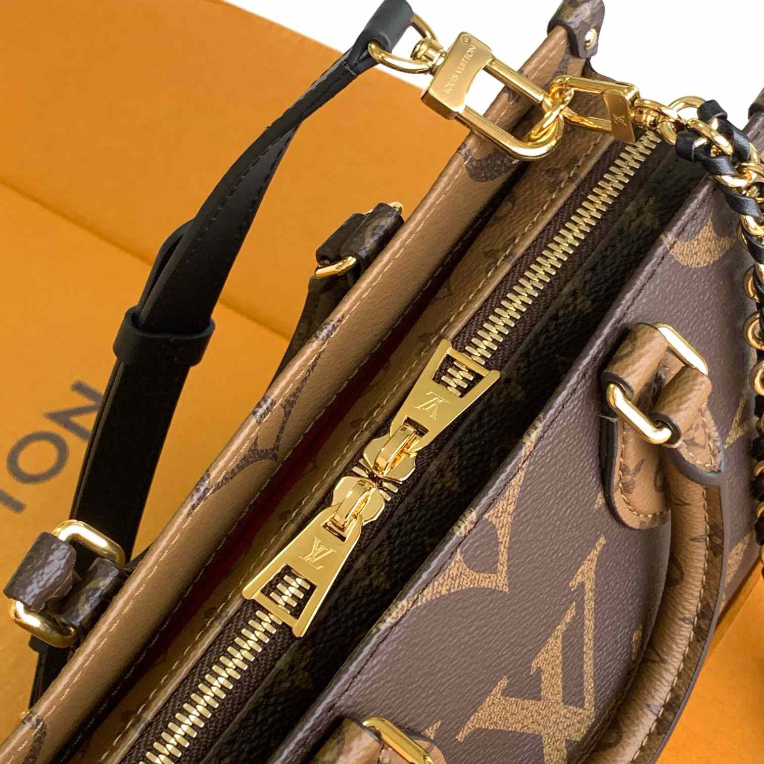 Louis Vuitton OnTheGo East West Chain  M14236 - EUR FASHION