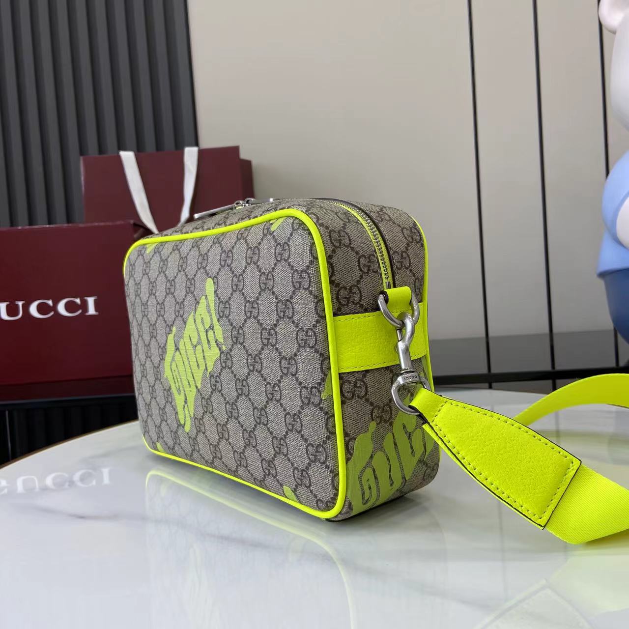 Gucci Medium Crossbody Bag With Print - EUR FASHION