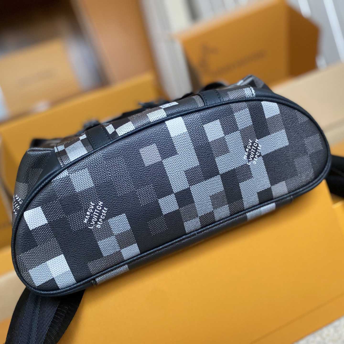 Louis Vuitton Christopher MM   M14952 - EUR FASHION