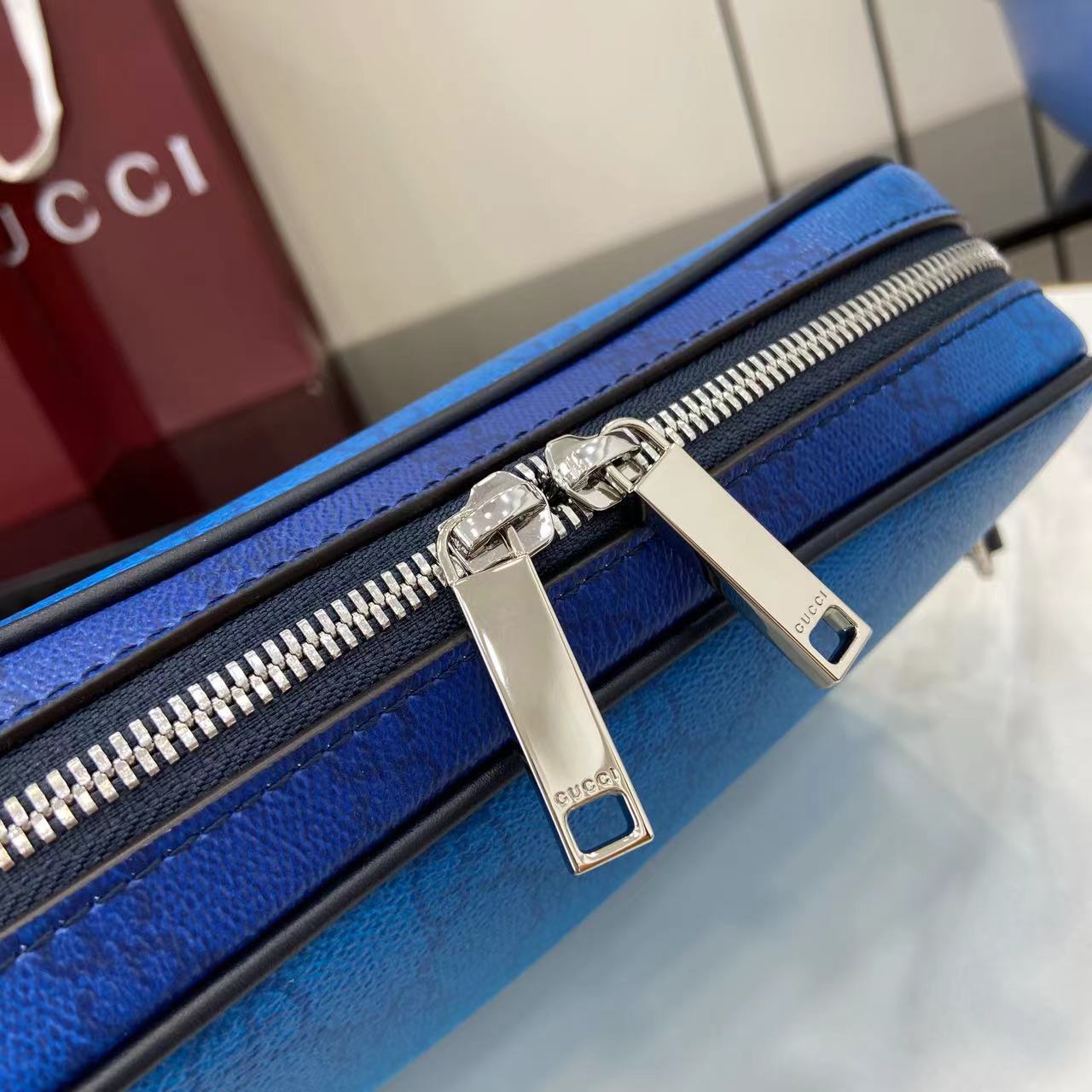 Gucci Chroma Small Crossbody Bag - EUR FASHION