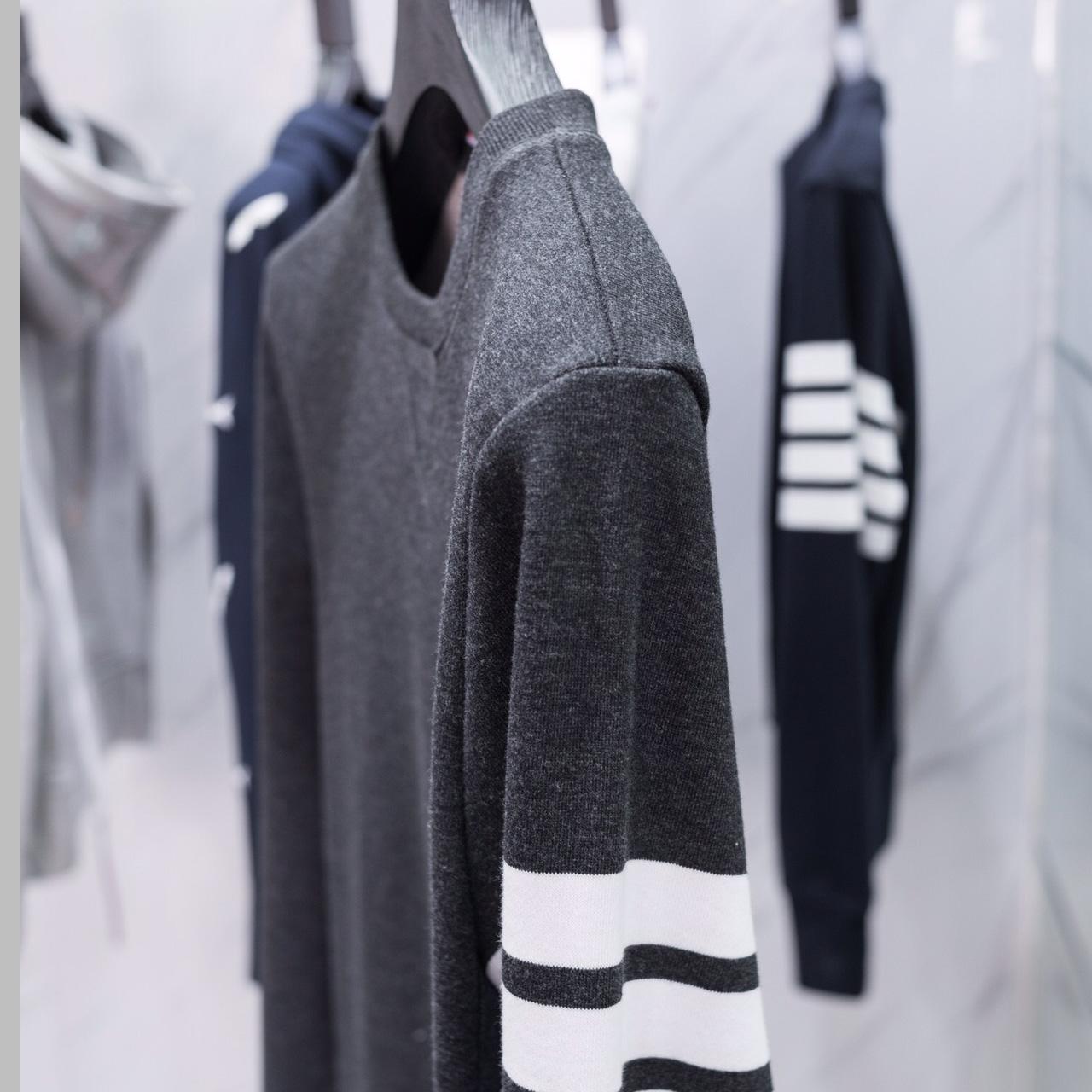Thom Browne Stripe Sleeve Sweatshirt    TB22 - EUR FASHION