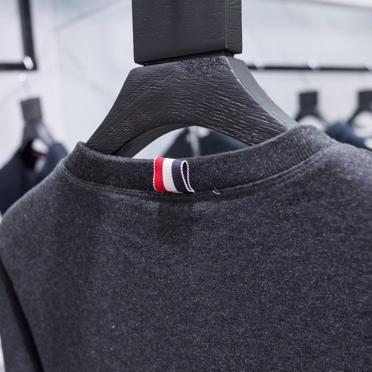 Thom Browne Stripe Sleeve Sweatshirt    TB22 - EUR FASHION