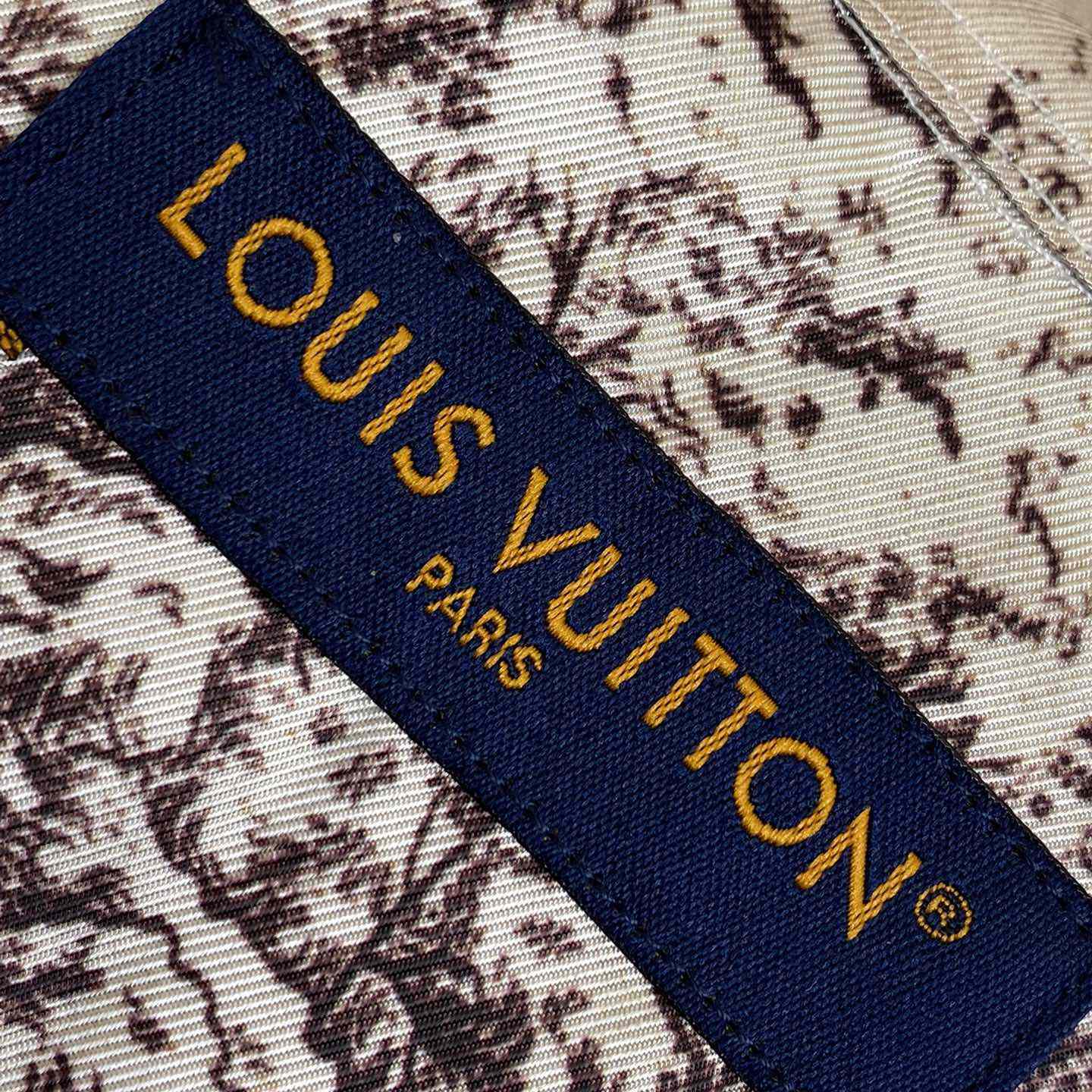 Louis Vuitton Long-Sleeved Silk Shirt    1AGJN4 - EUR FASHION