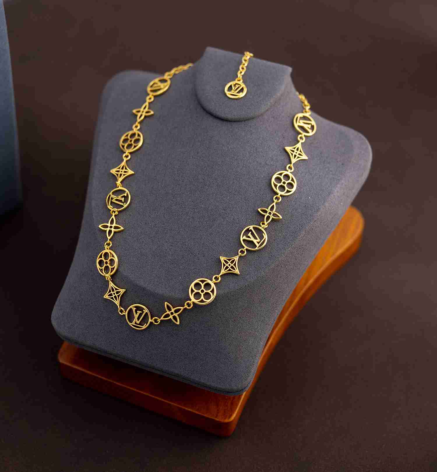 Louis Vuitton LV Lace Necklace   M01057 - EUR FASHION
