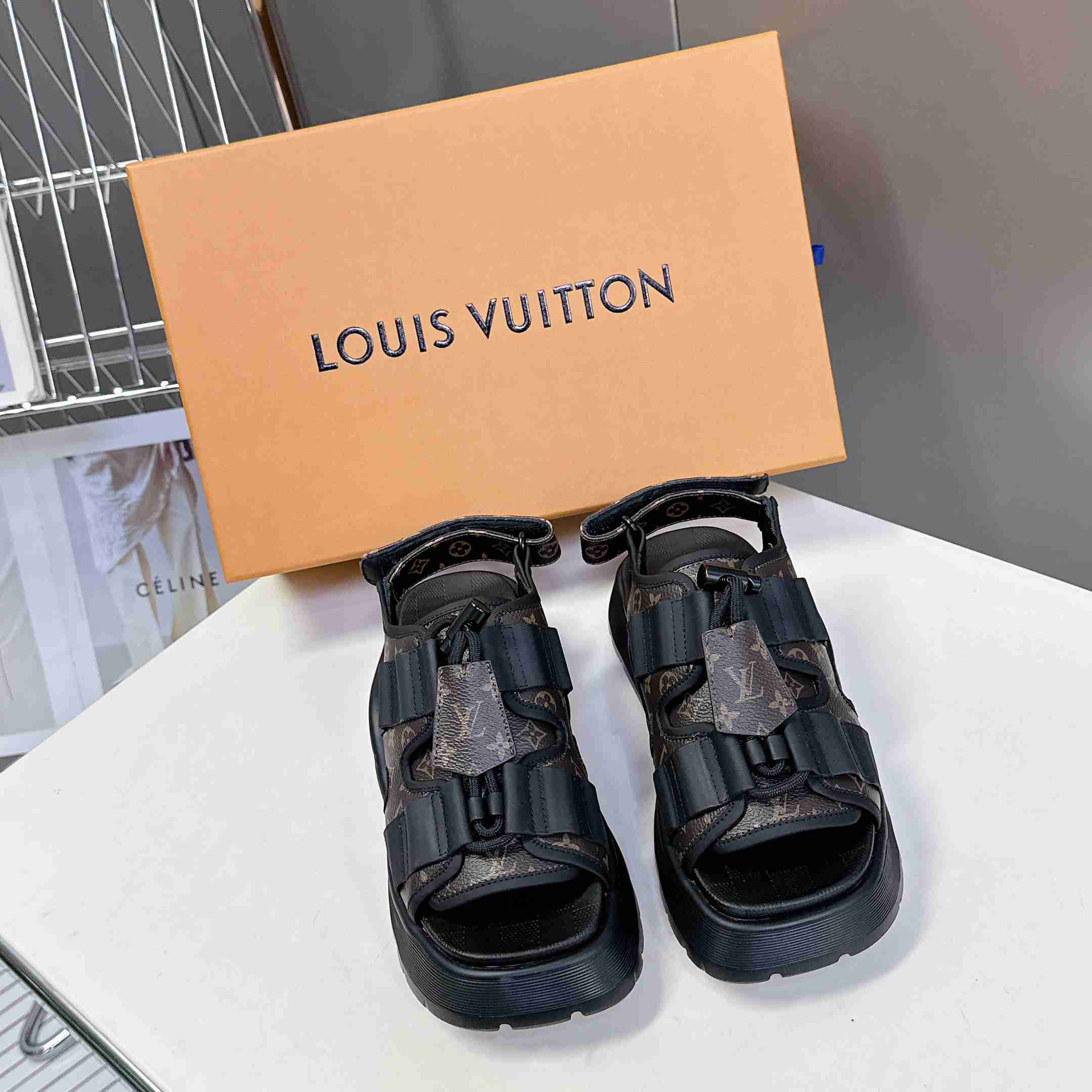 Louis Vuitton Chameleon Platform Sandal   1AHOAG - EUR FASHION