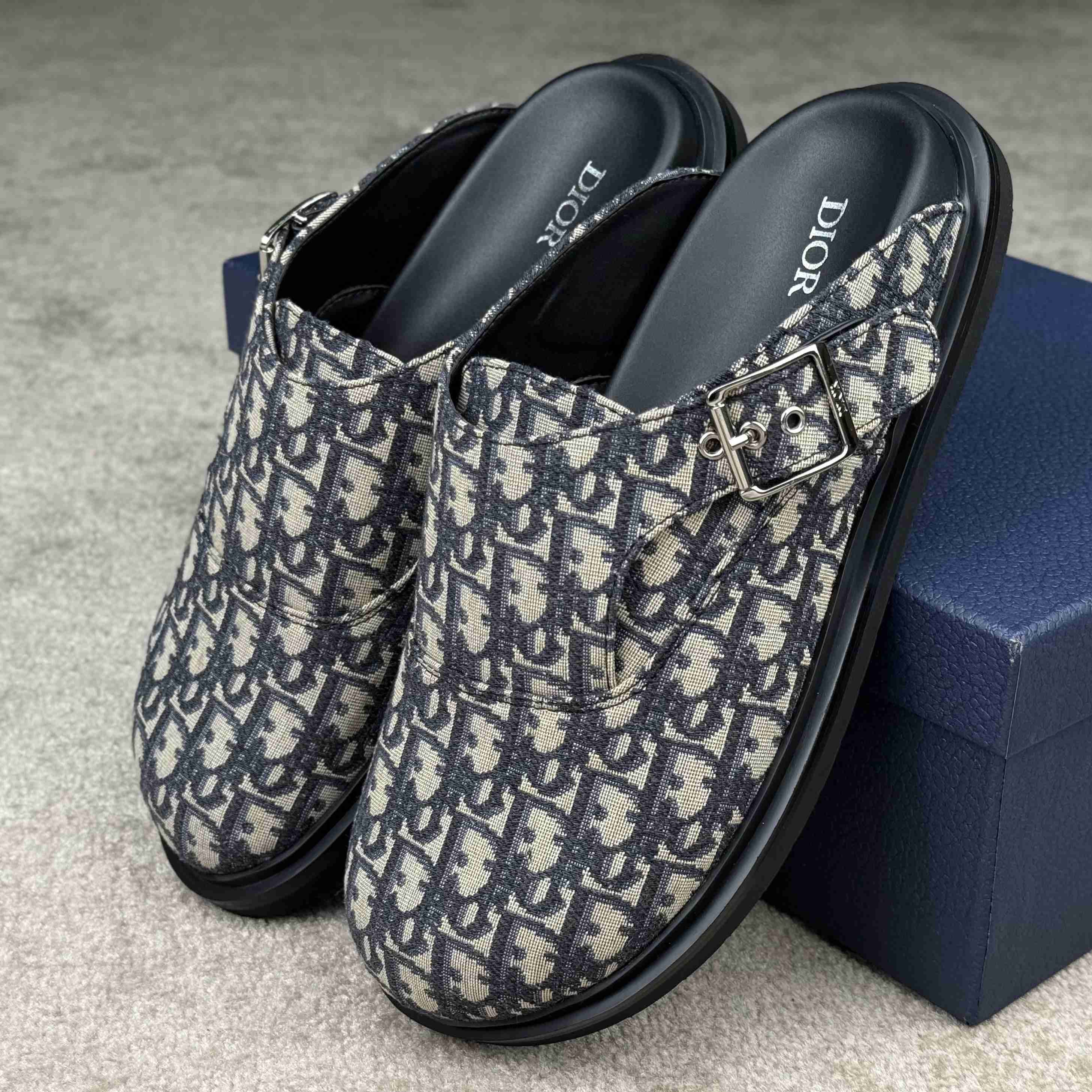 Dior Aqua Mule  - EUR FASHION