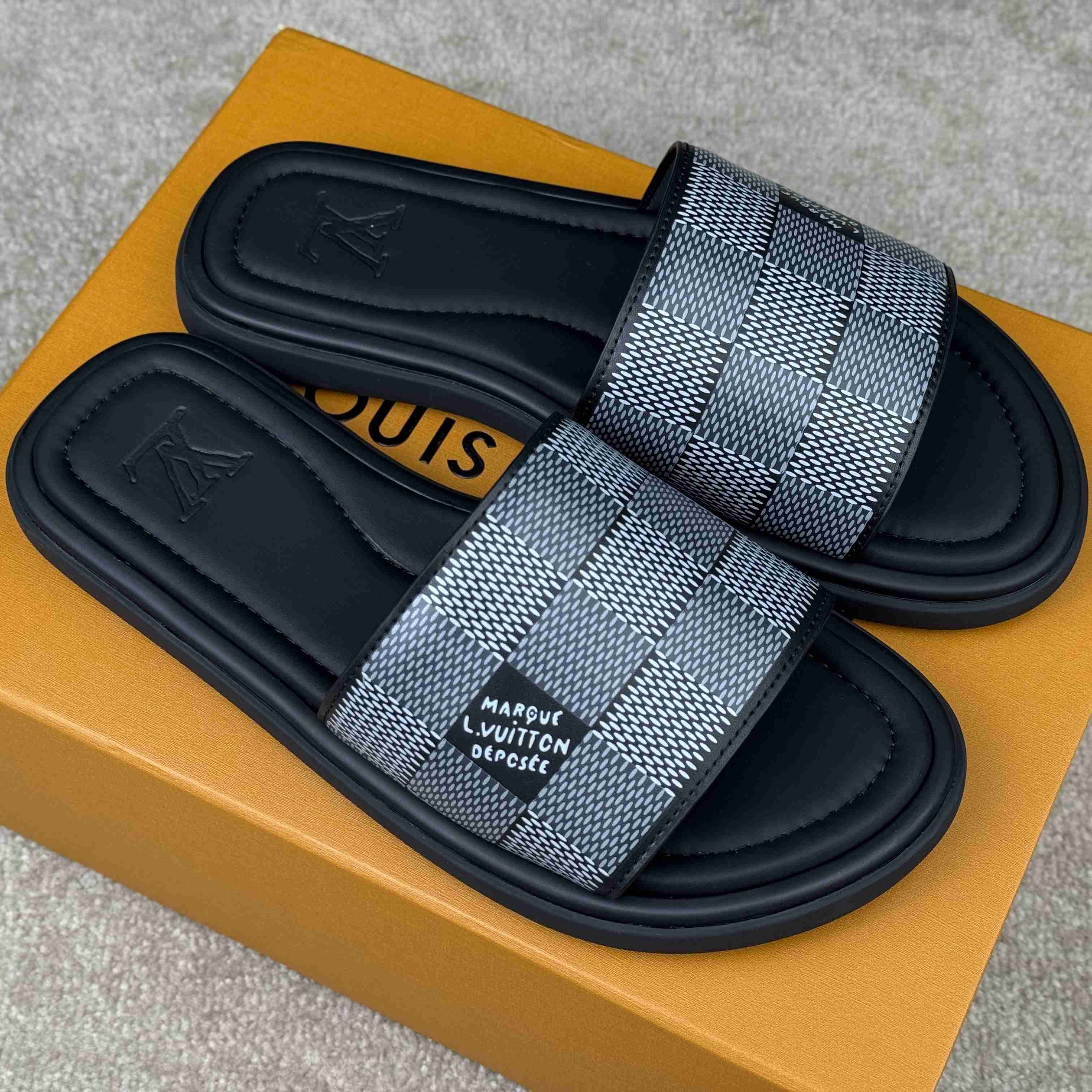 Louis Vuitton LV Venice Mule   - EUR FASHION