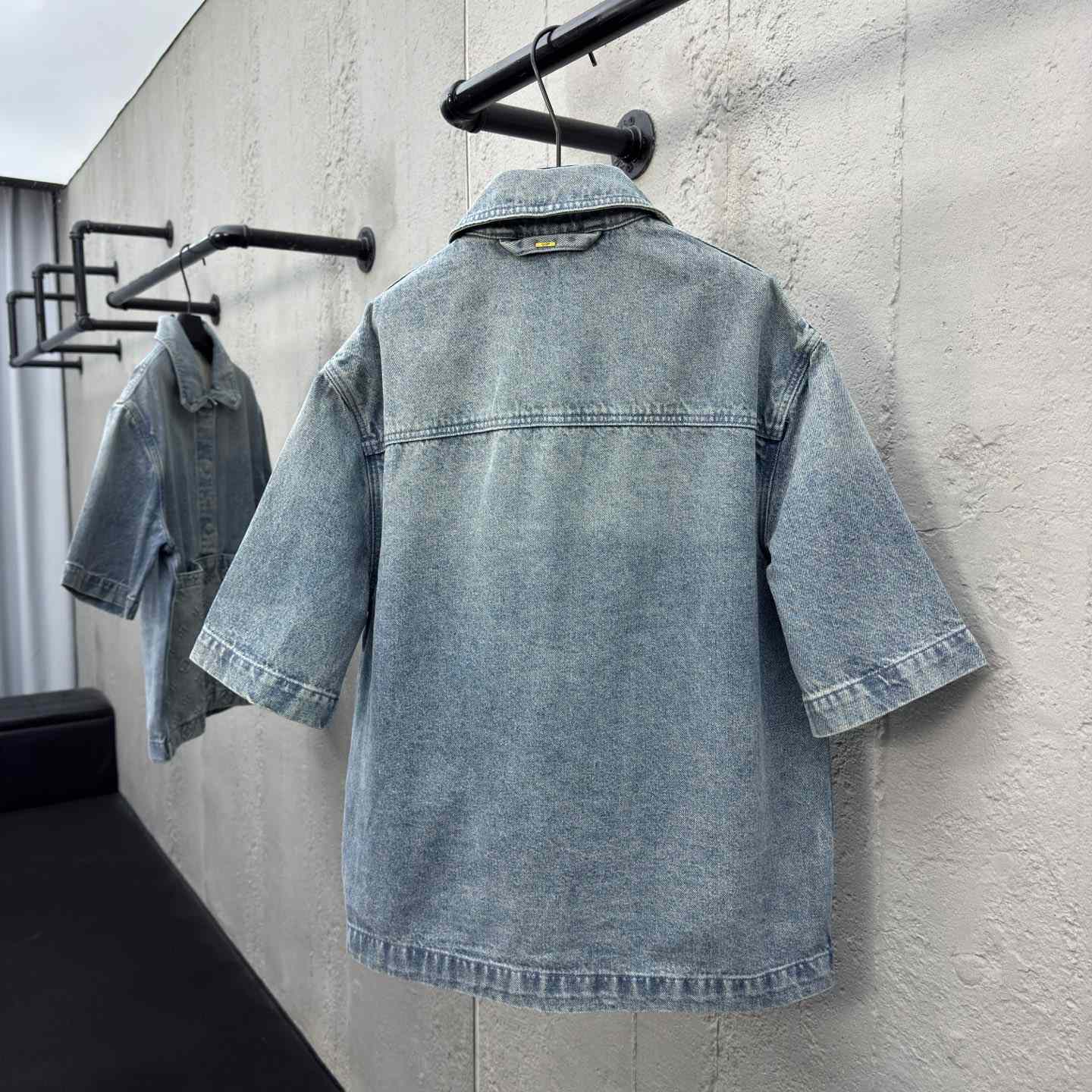 Louis Vuitton Short-Sleeved Denim Workwear Shirt  1ABLDG - EUR FASHION