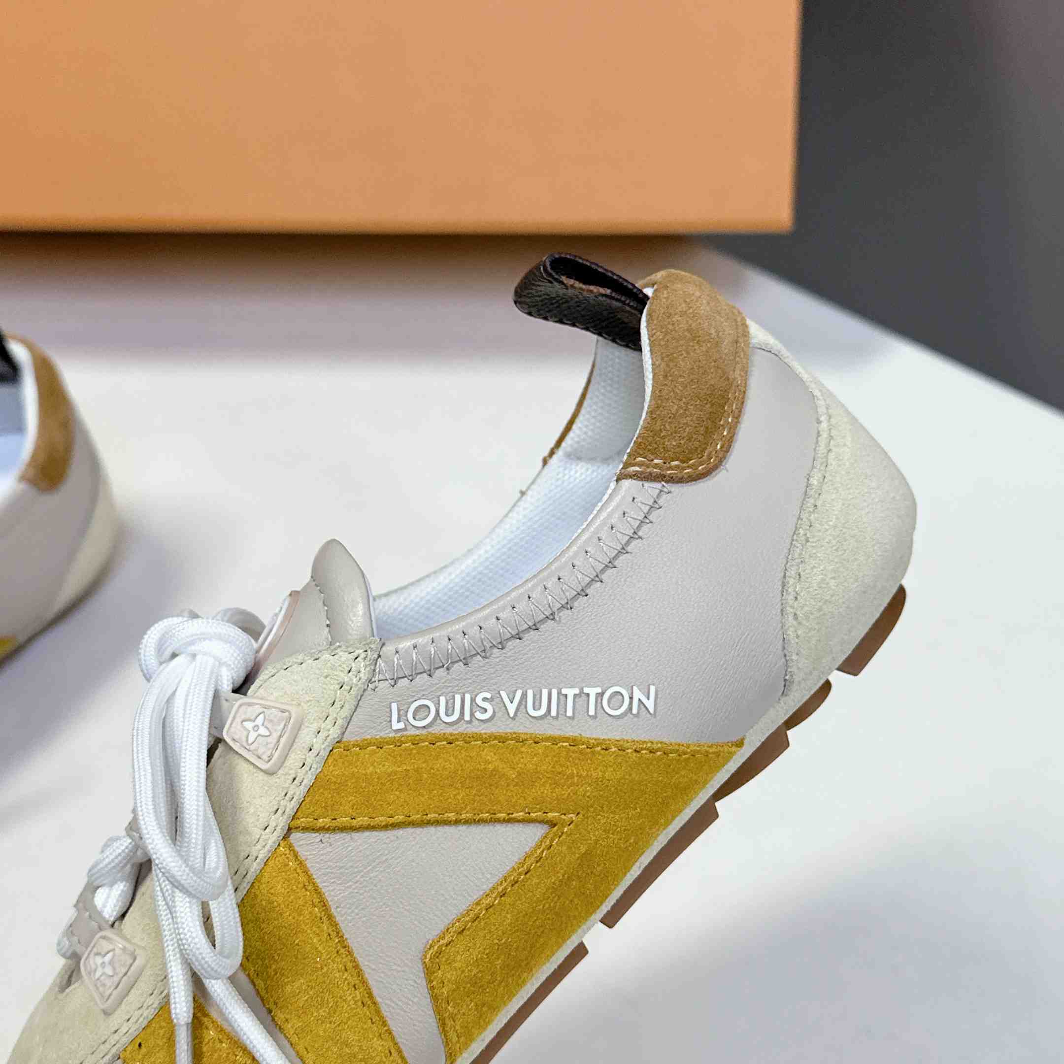 Louis Vuitton LV Sneakerina   1AHNEY - EUR FASHION
