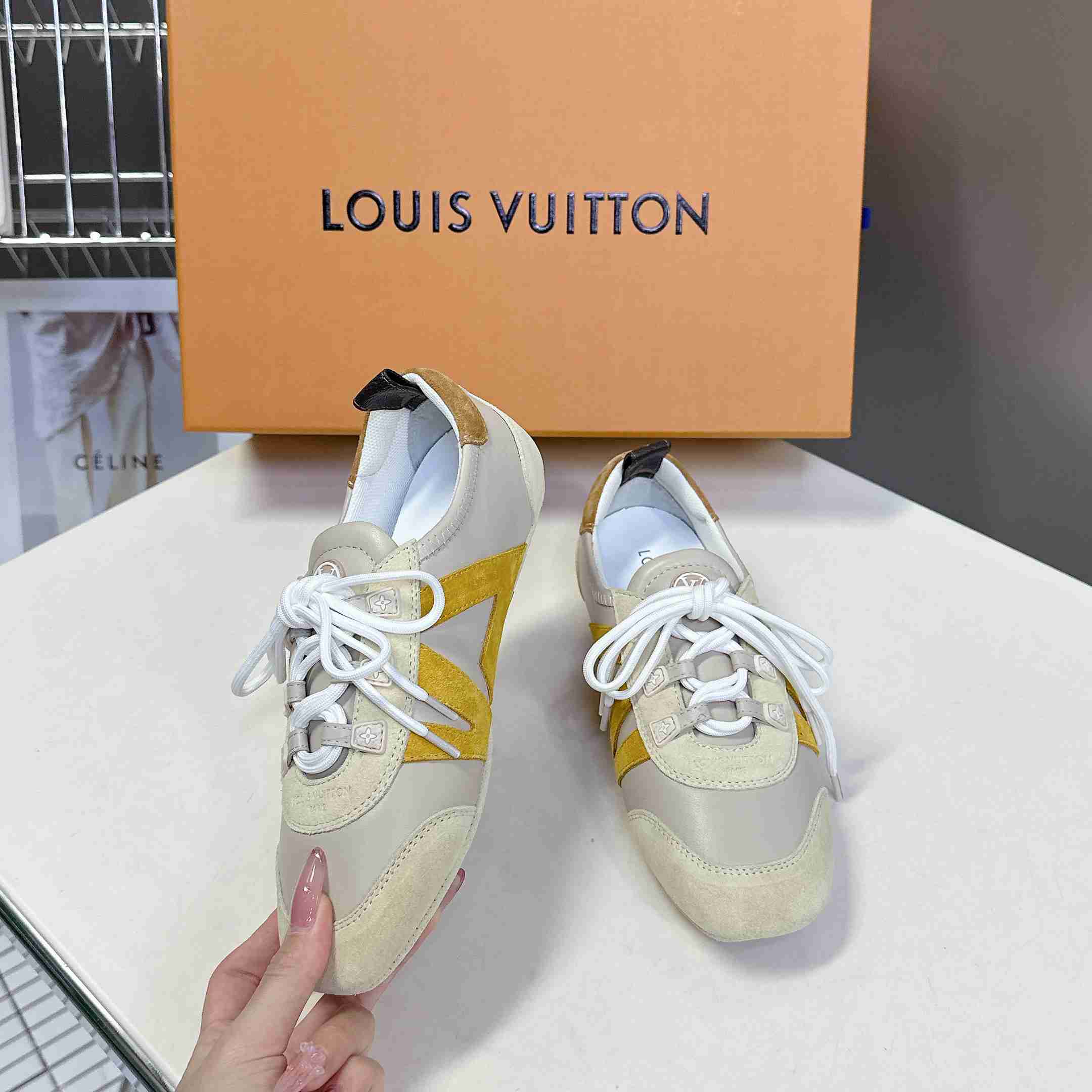 Louis Vuitton LV Sneakerina   1AHNEY - EUR FASHION