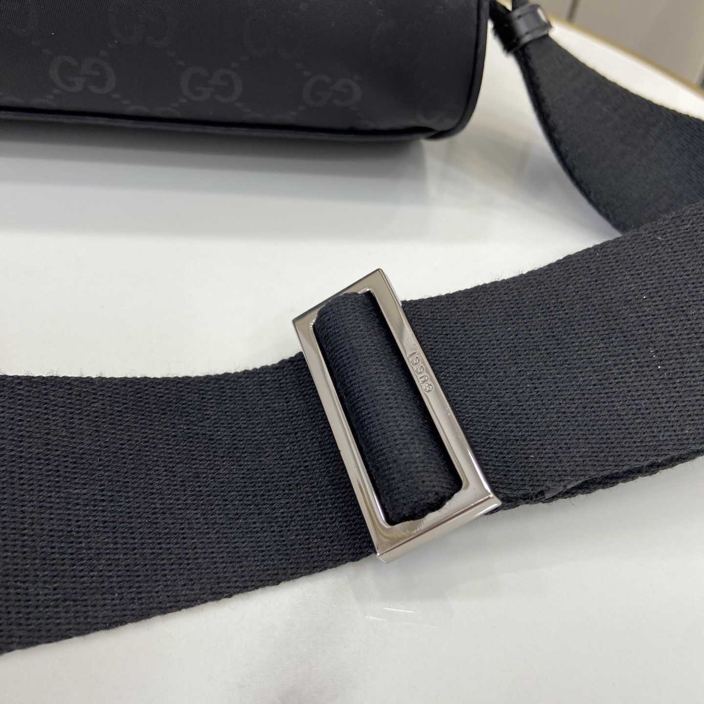 Gucci Nexus Medium Crossbody Bag - EUR FASHION