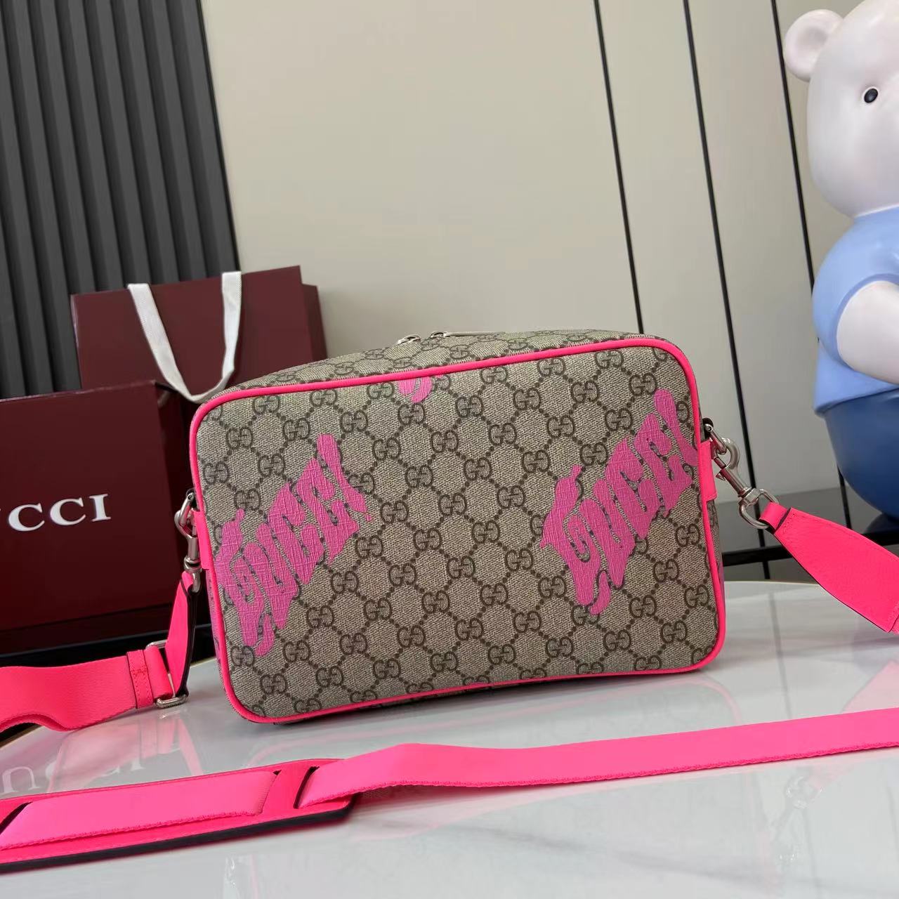 Gucci Medium Crossbody Bag With Print - EUR FASHION
