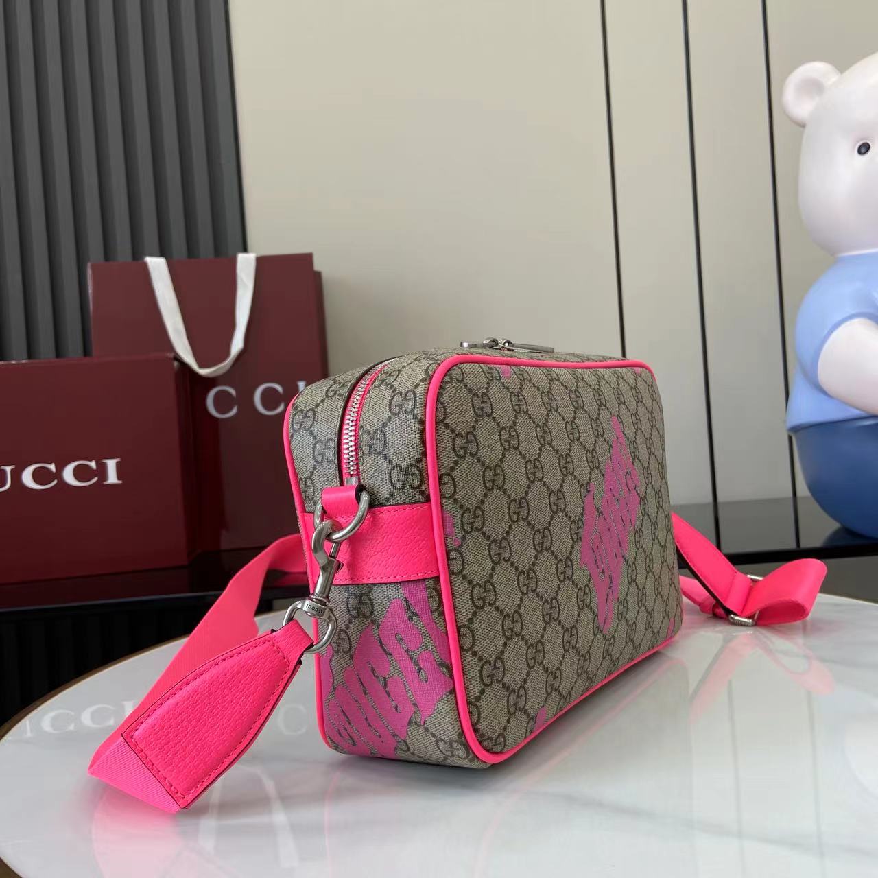 Gucci Medium Crossbody Bag With Print - EUR FASHION