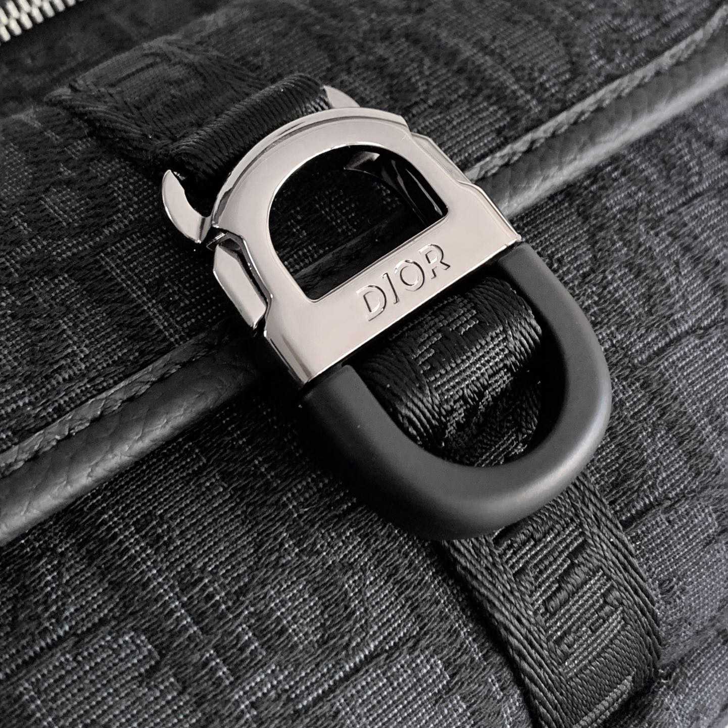 Dior 8 Belt Bag  - EUR FASHION