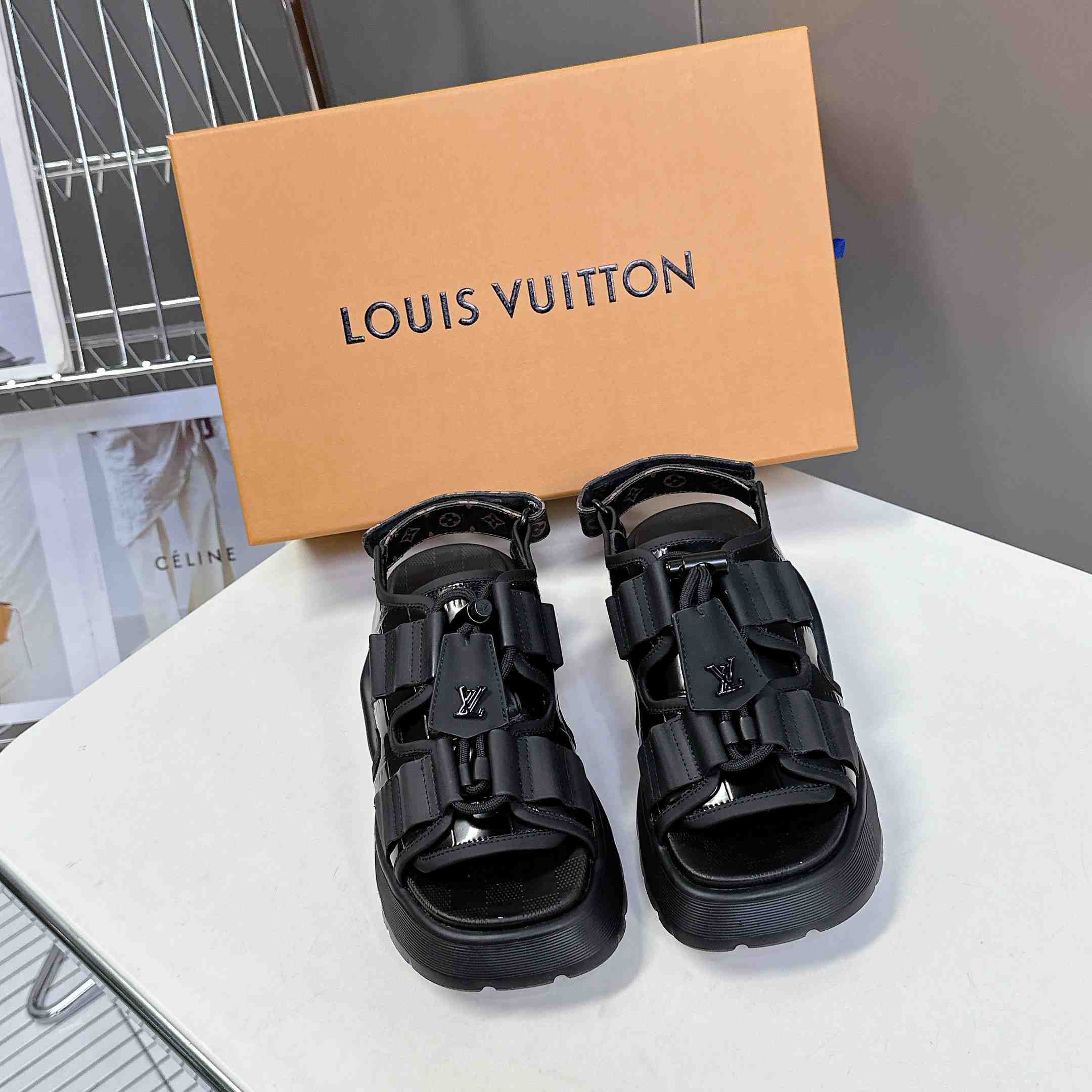Louis Vuitton Chameleon Comfort Sandal  1AHNJO - EUR FASHION