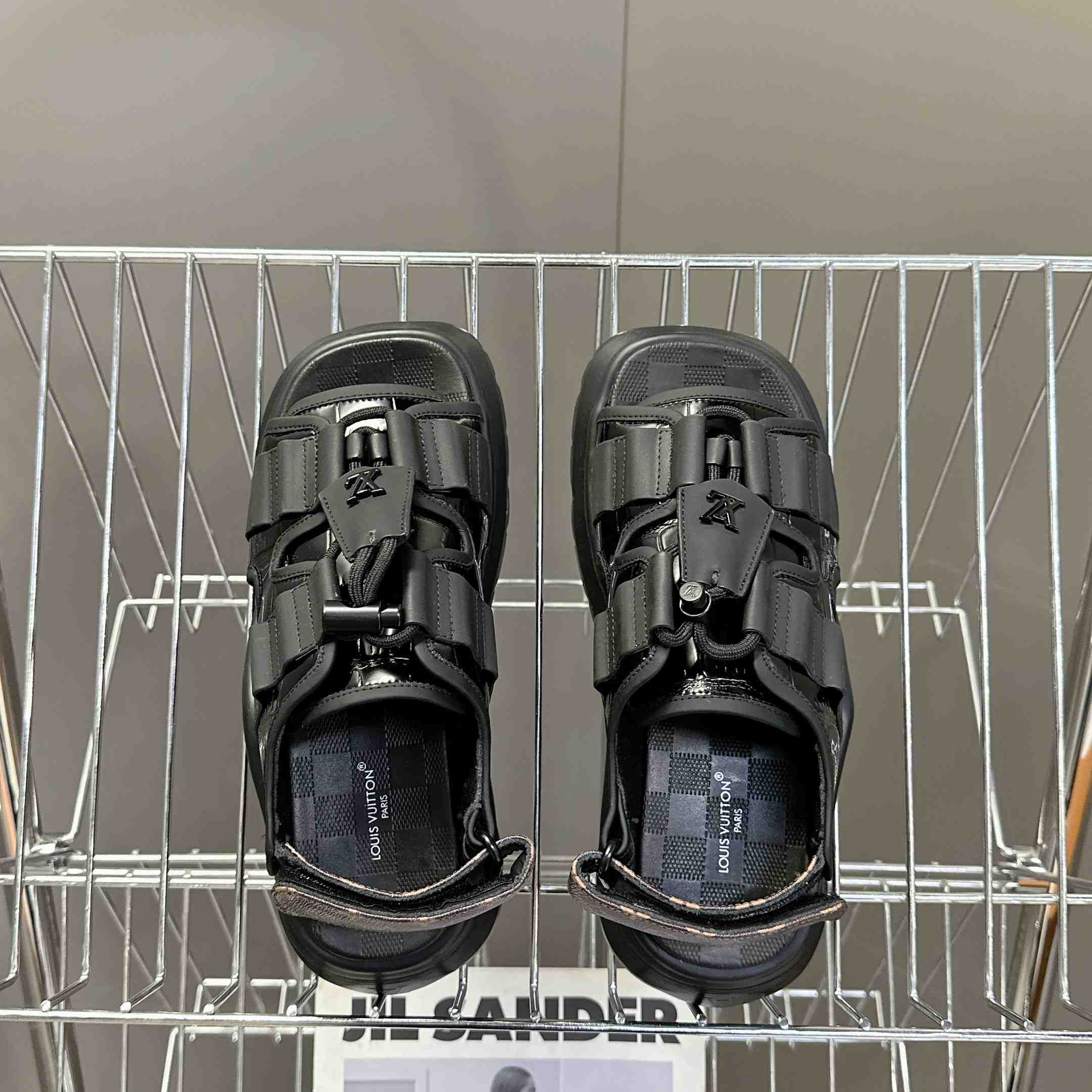 Louis Vuitton Chameleon Comfort Sandal  1AHNJO - EUR FASHION
