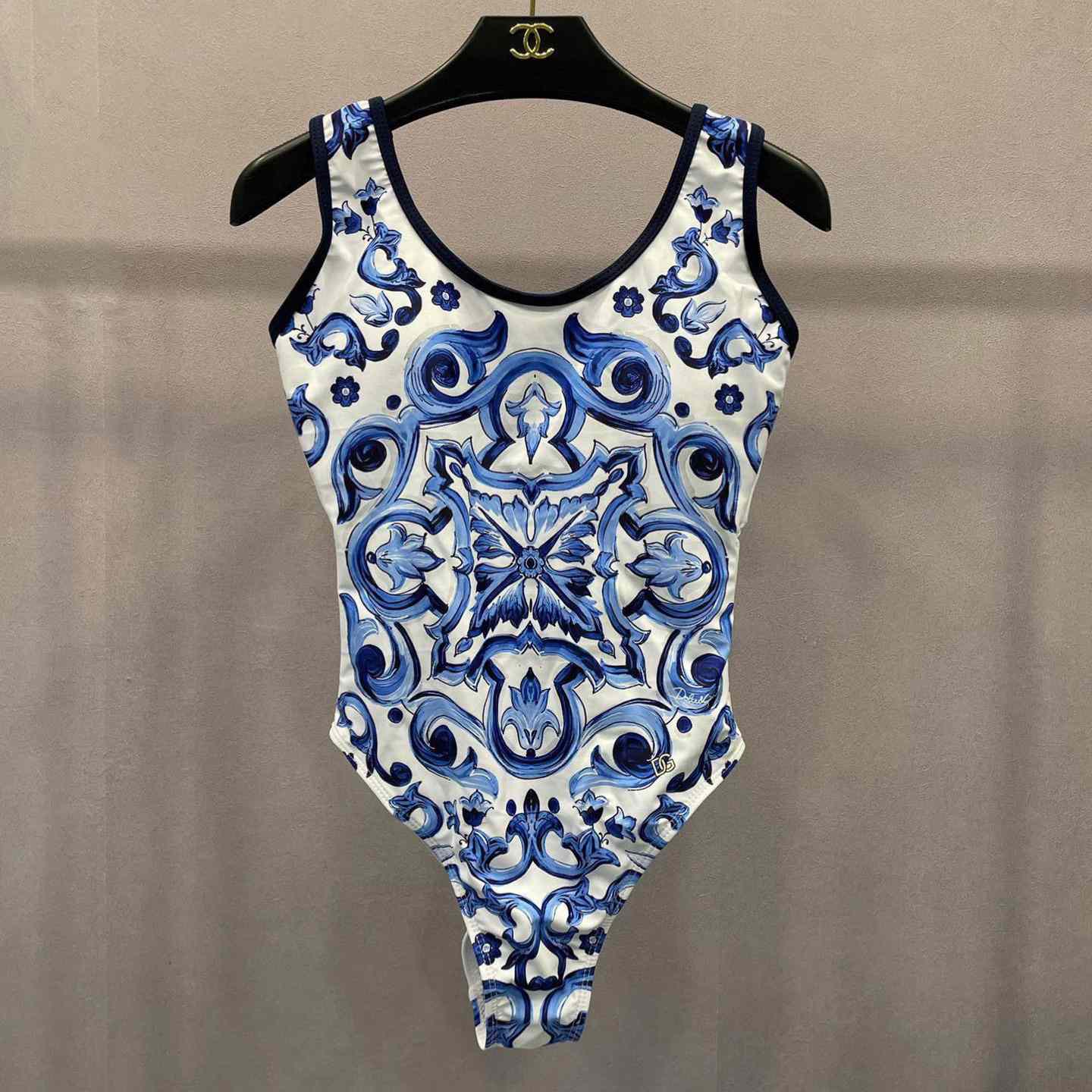  - EUR FASHION