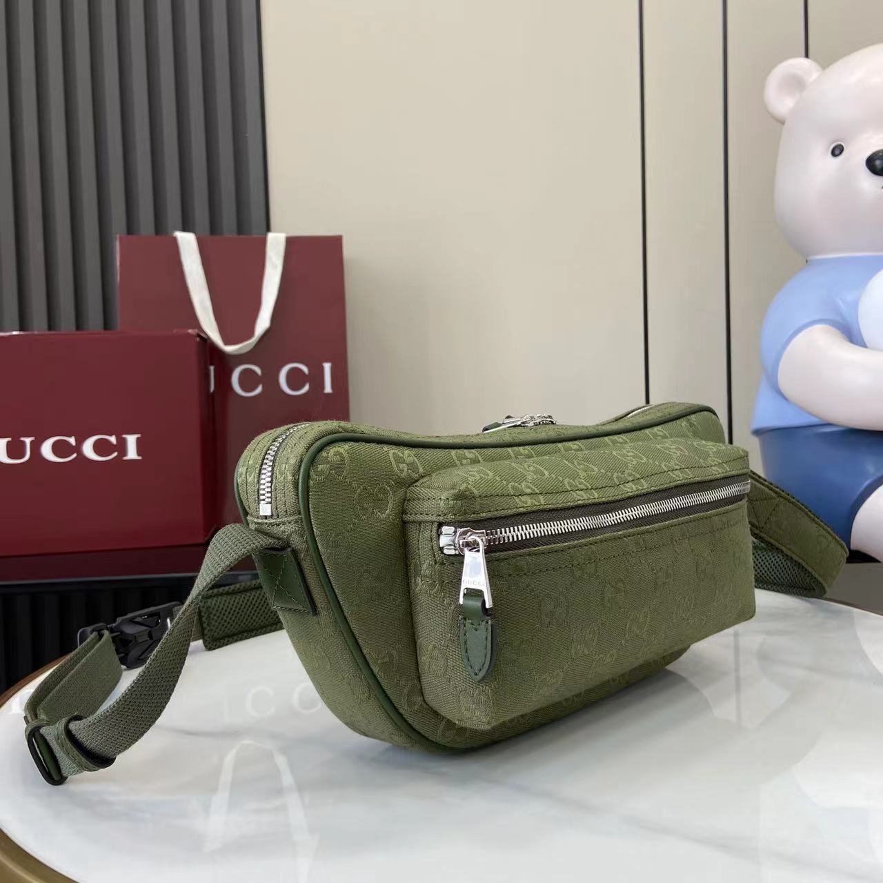 Gucci GG Canvas Large Slingbag - EUR FASHION