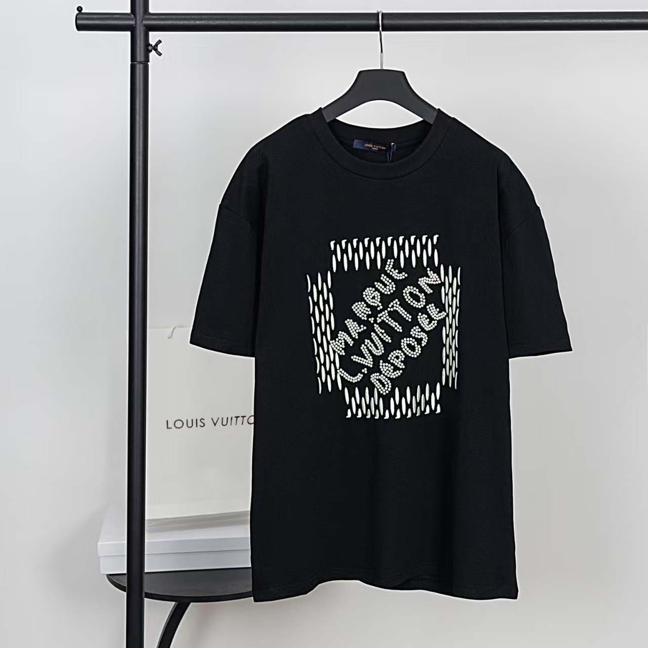 Louis Vuitton Embroidered Signature Cotton T-Shirt   1AFJFK - EUR FASHION