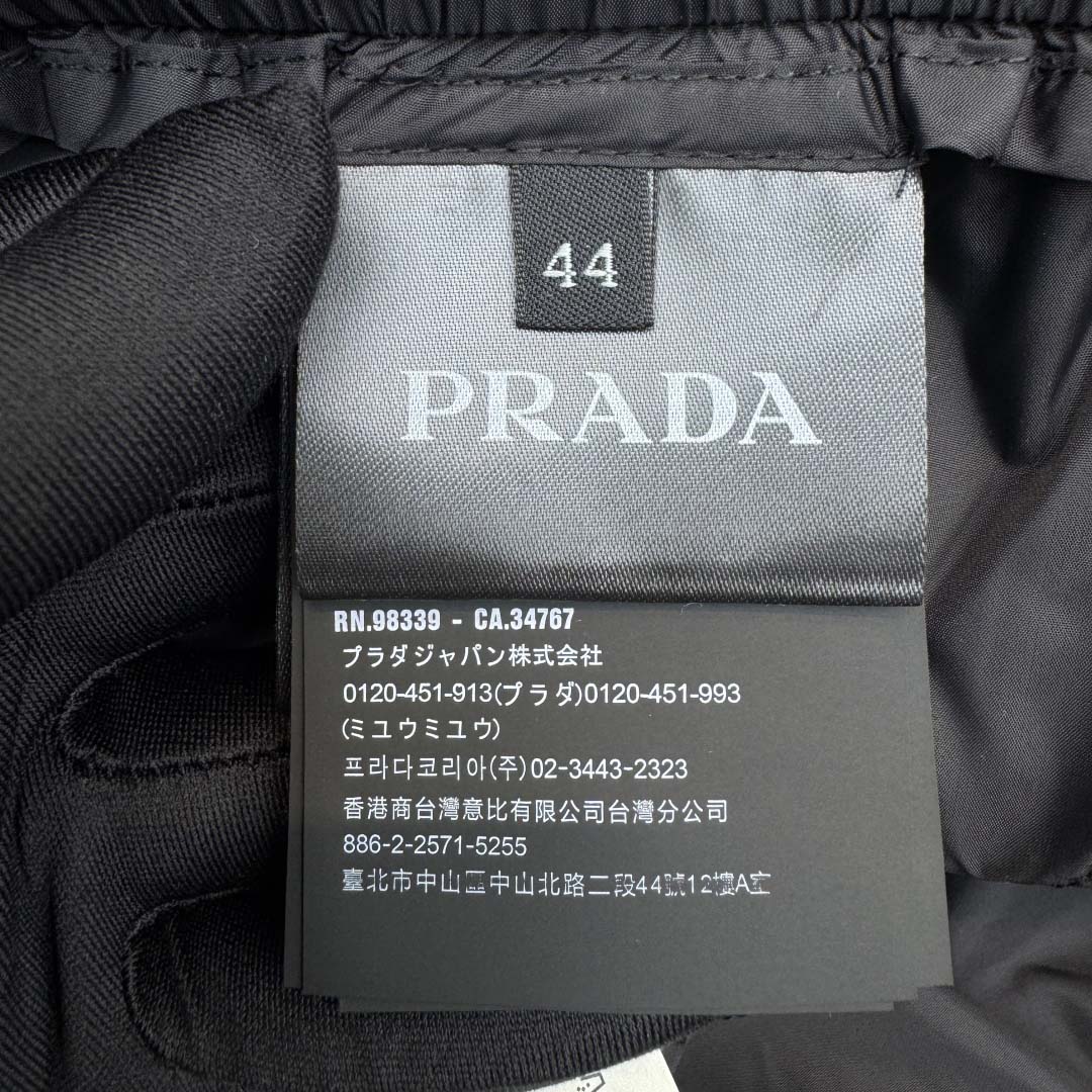 Prada Light Re-Nylon Shorts    - EUR FASHION