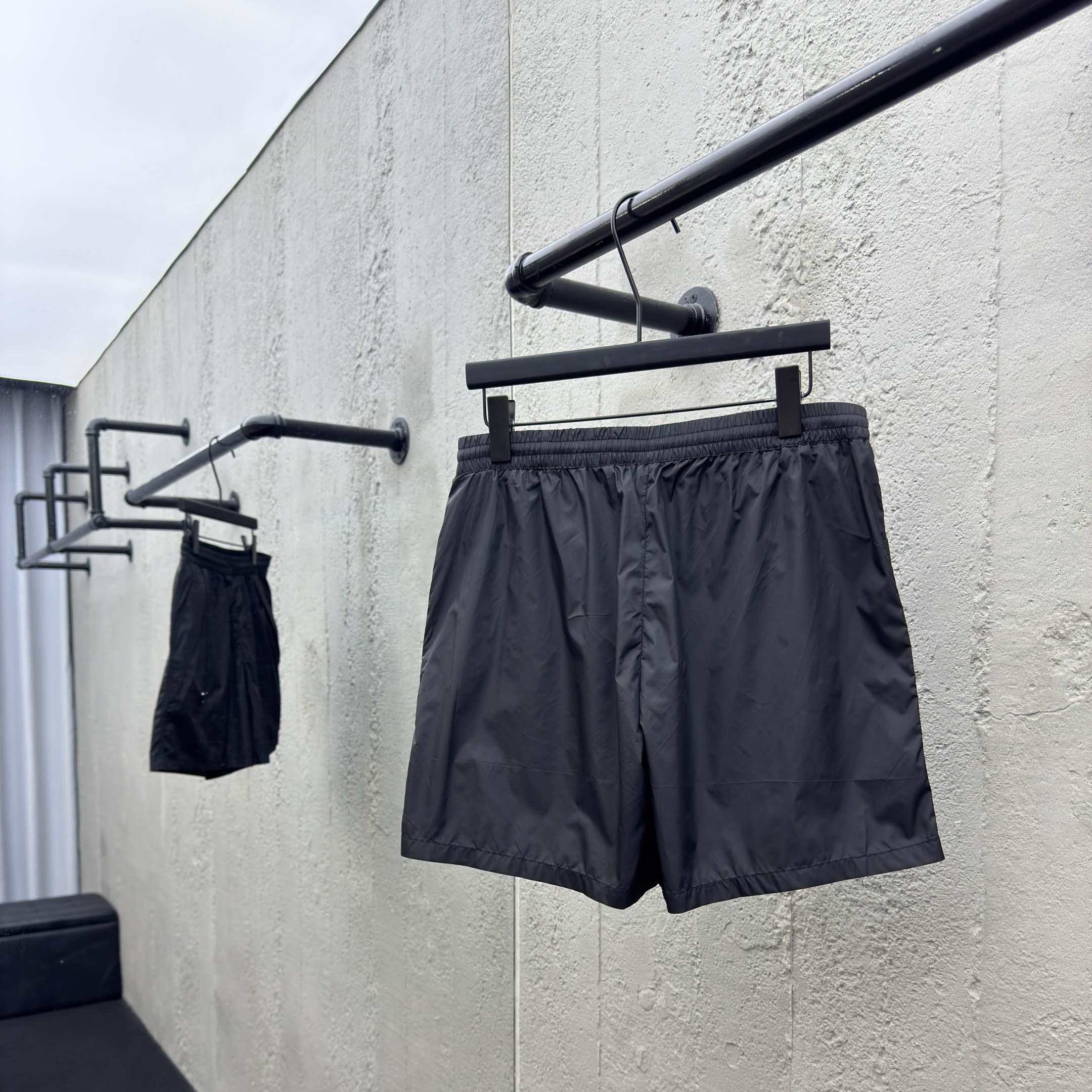 Prada Light Re-Nylon Shorts    - EUR FASHION