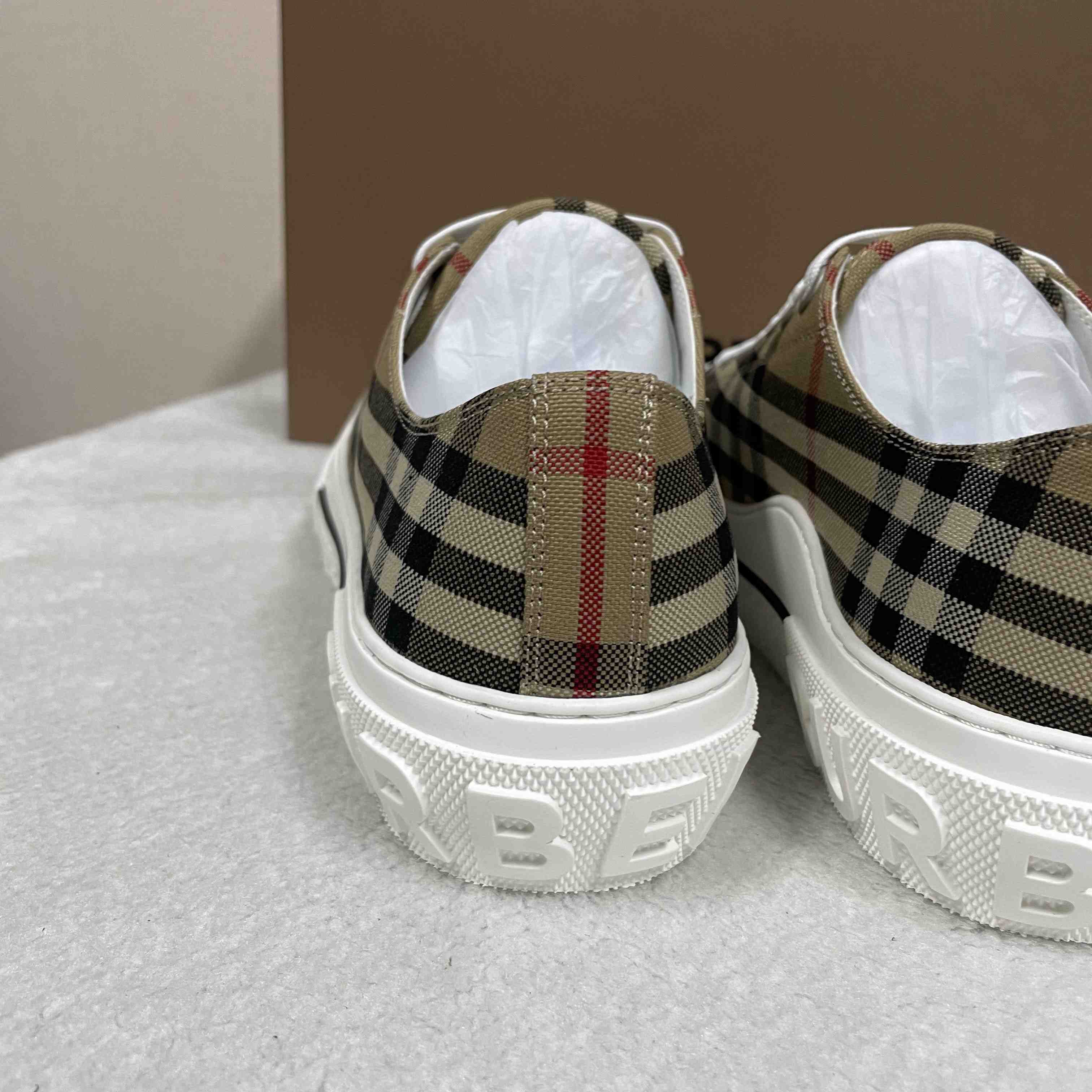Burberry Check Low Top Sneaker - EUR FASHION