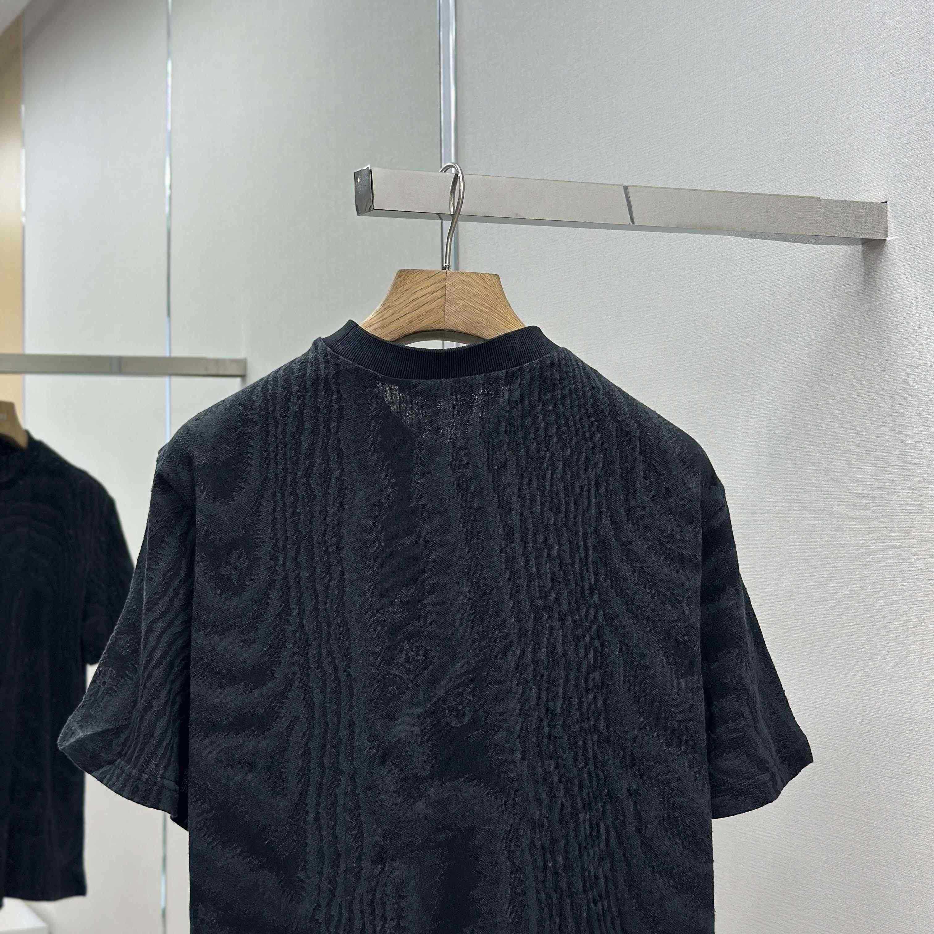 Louis Vuitton Jersey Jacquard T-Shirt   1AHW57 - EUR FASHION
