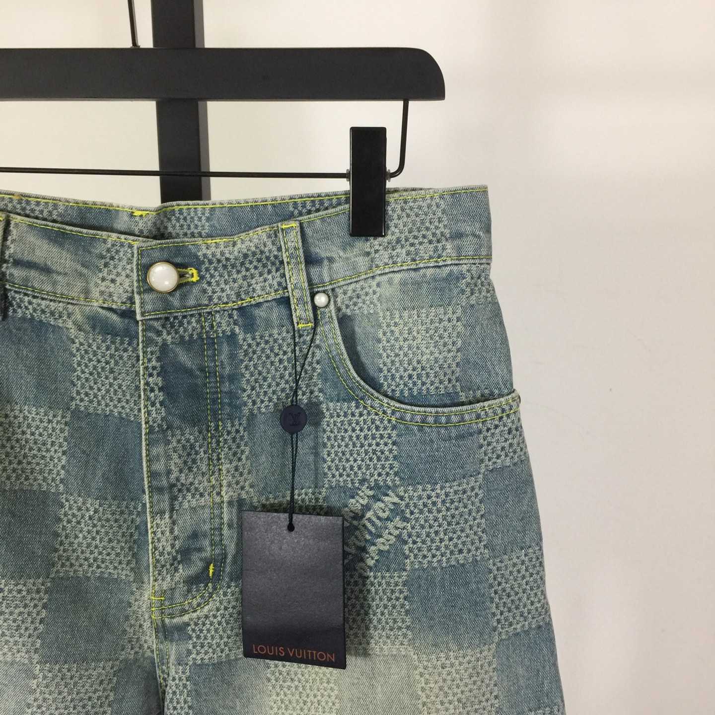 Louis Vuitton Damier 3D Light Denim Shorts   1AHVDS - EUR FASHION