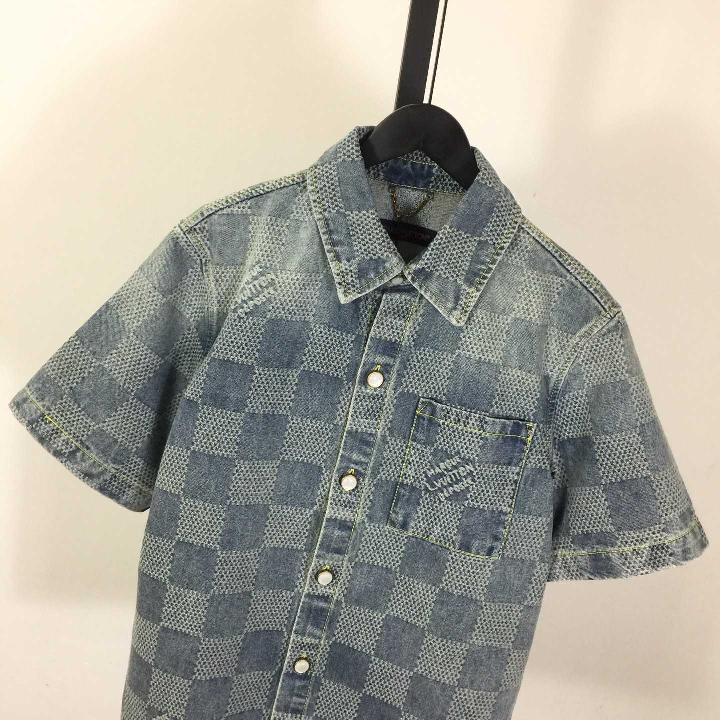 Louis Vuitton Damier 3D Light Denim Short-Sleeved Shirt   1AHVYX - EUR FASHION