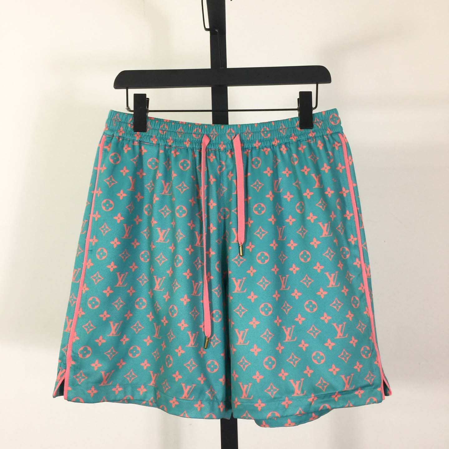 Louis Vuitton Monogram Silk Shorts   1AHVQI - EUR FASHION