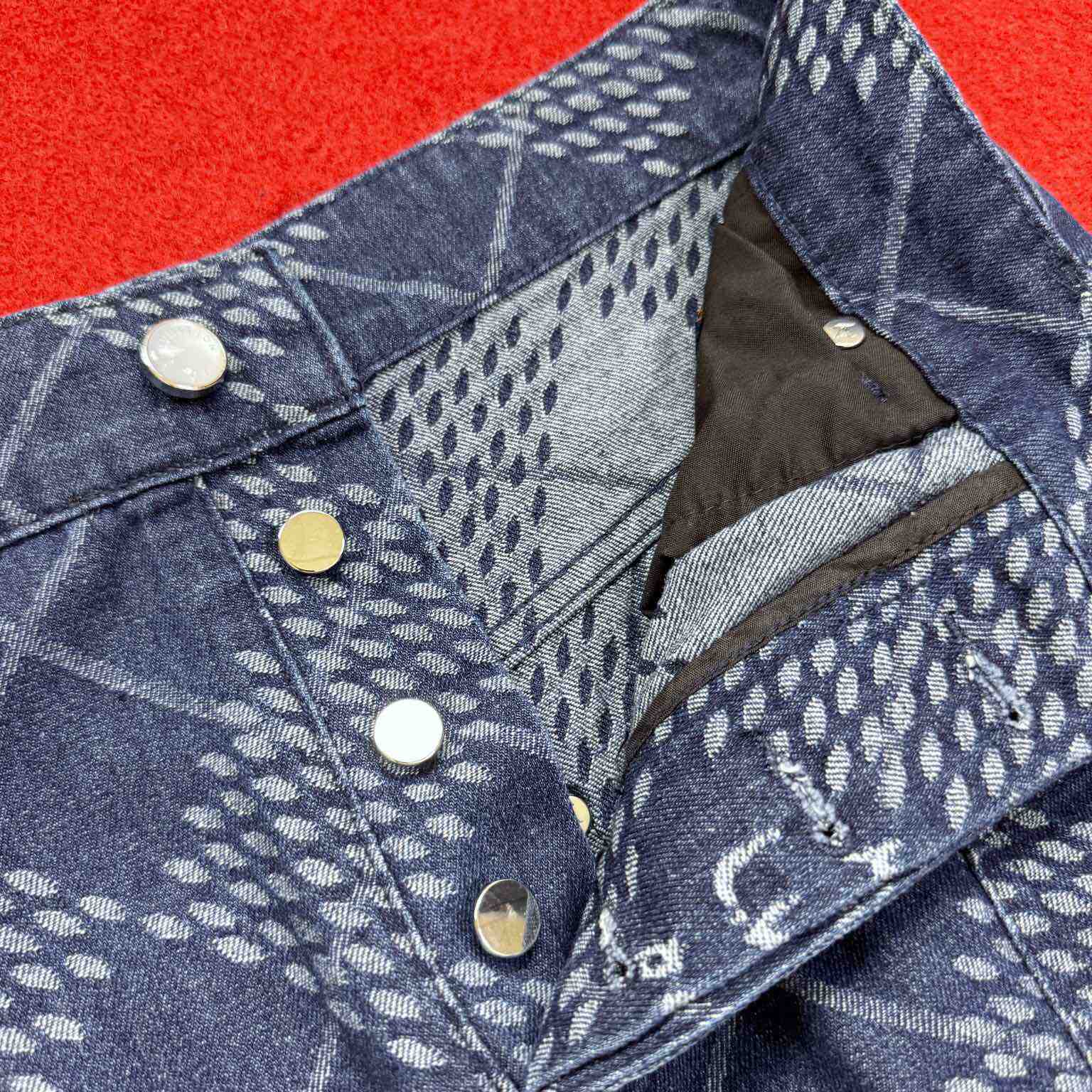 Louis Vuitton Denim Carpenter Shorts    1AGIWB - EUR FASHION