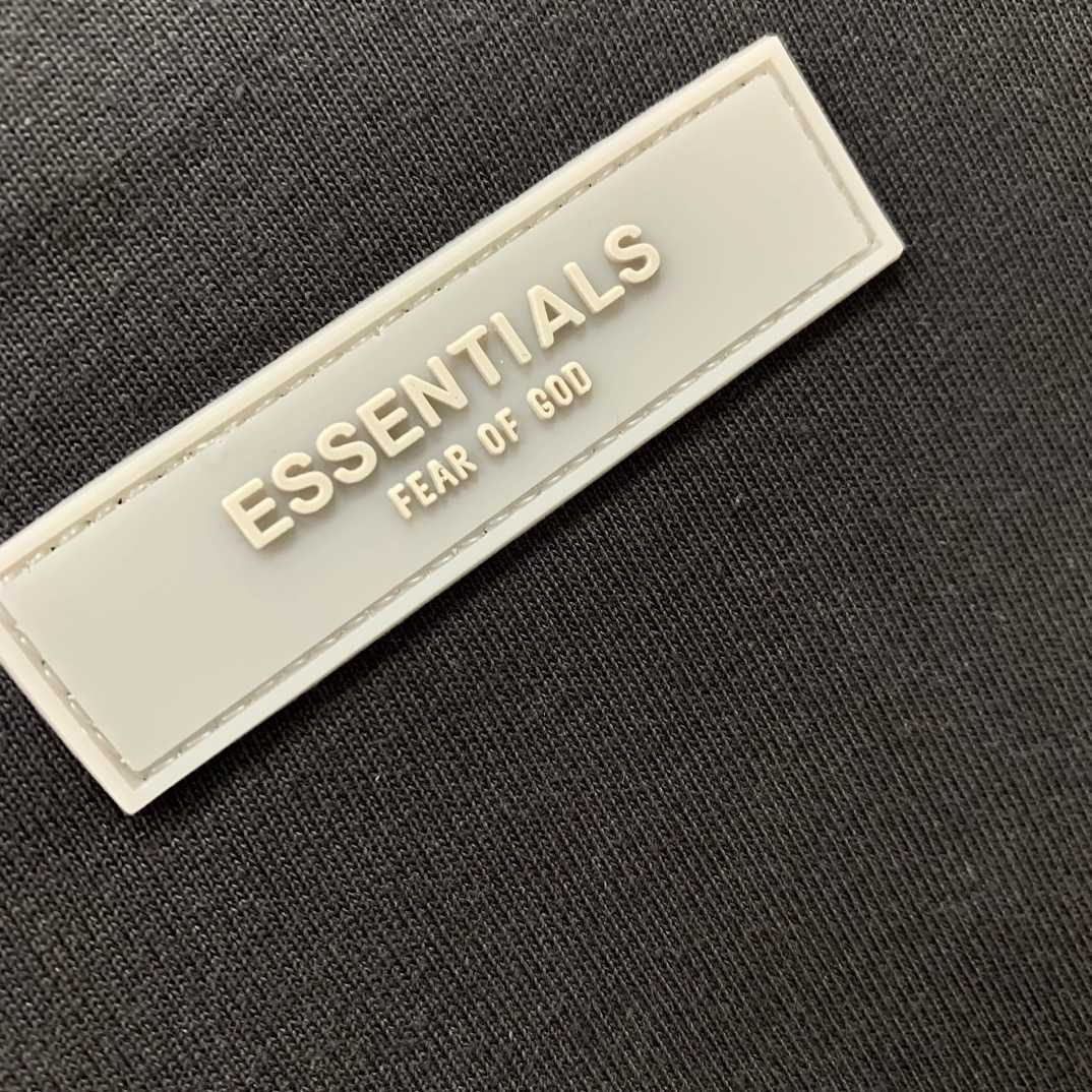 Fear of God Essentials 1977 Tee - EUR FASHION