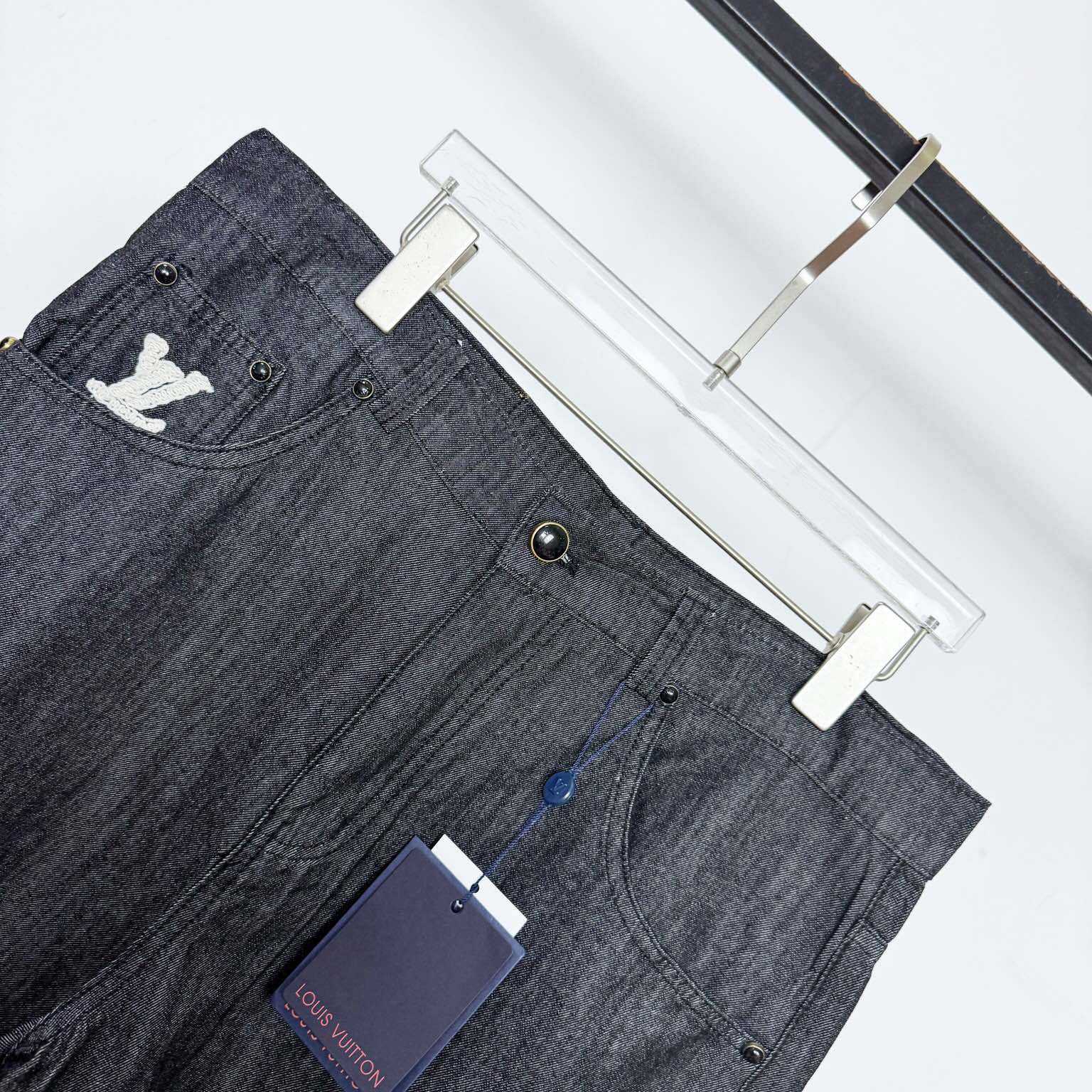 Louis Vuitton Chambray Shorts   1AHVC4 - EUR FASHION