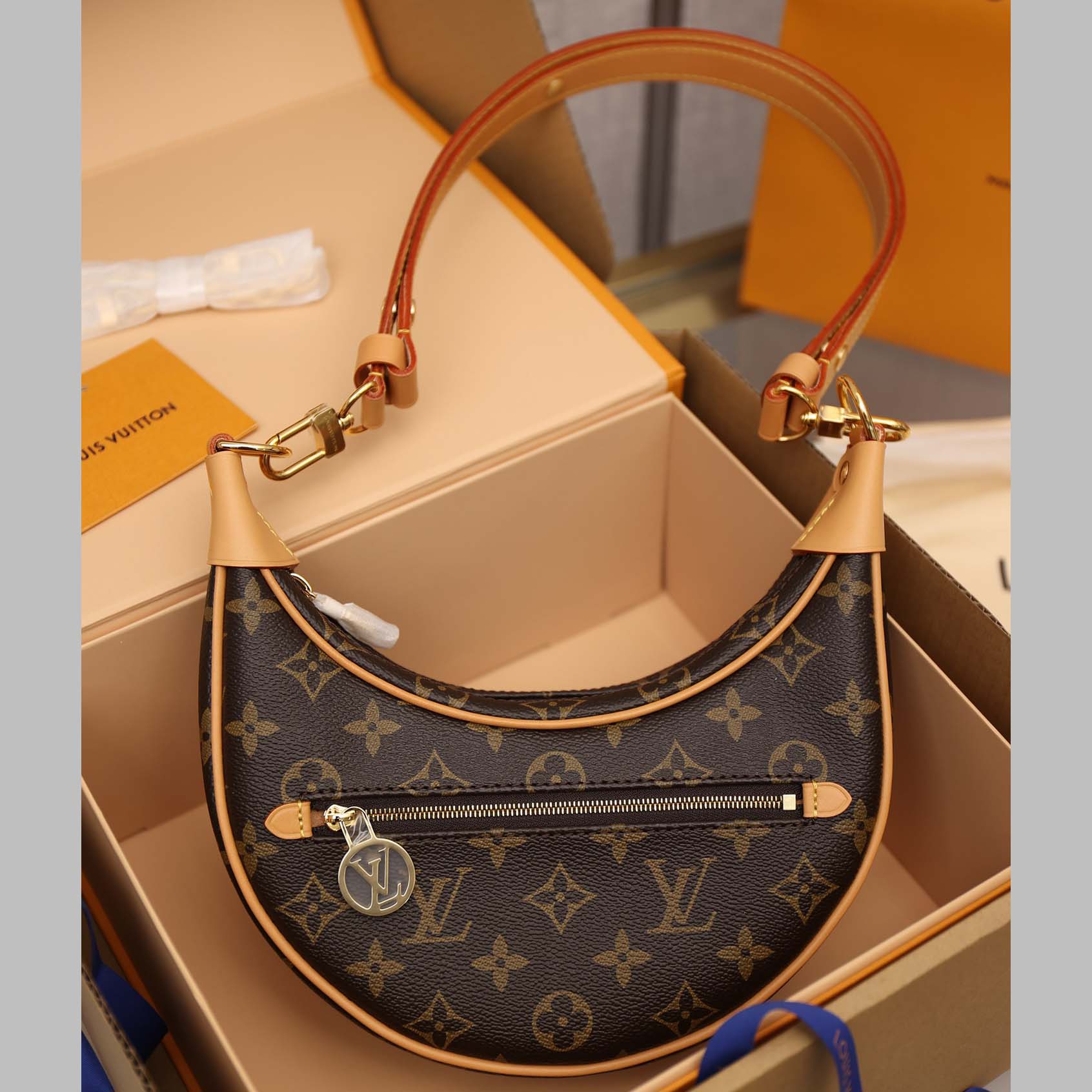 Louis Vuitton Loop  (23-13-6cm) M81098 - EUR FASHION