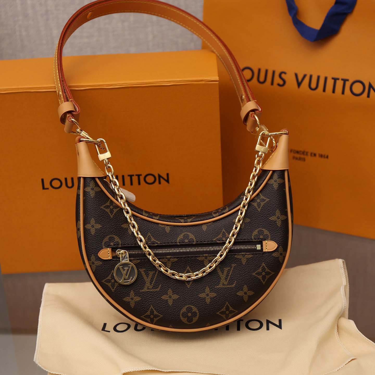 Louis Vuitton Loop  (23-13-6cm) M81098 - EUR FASHION