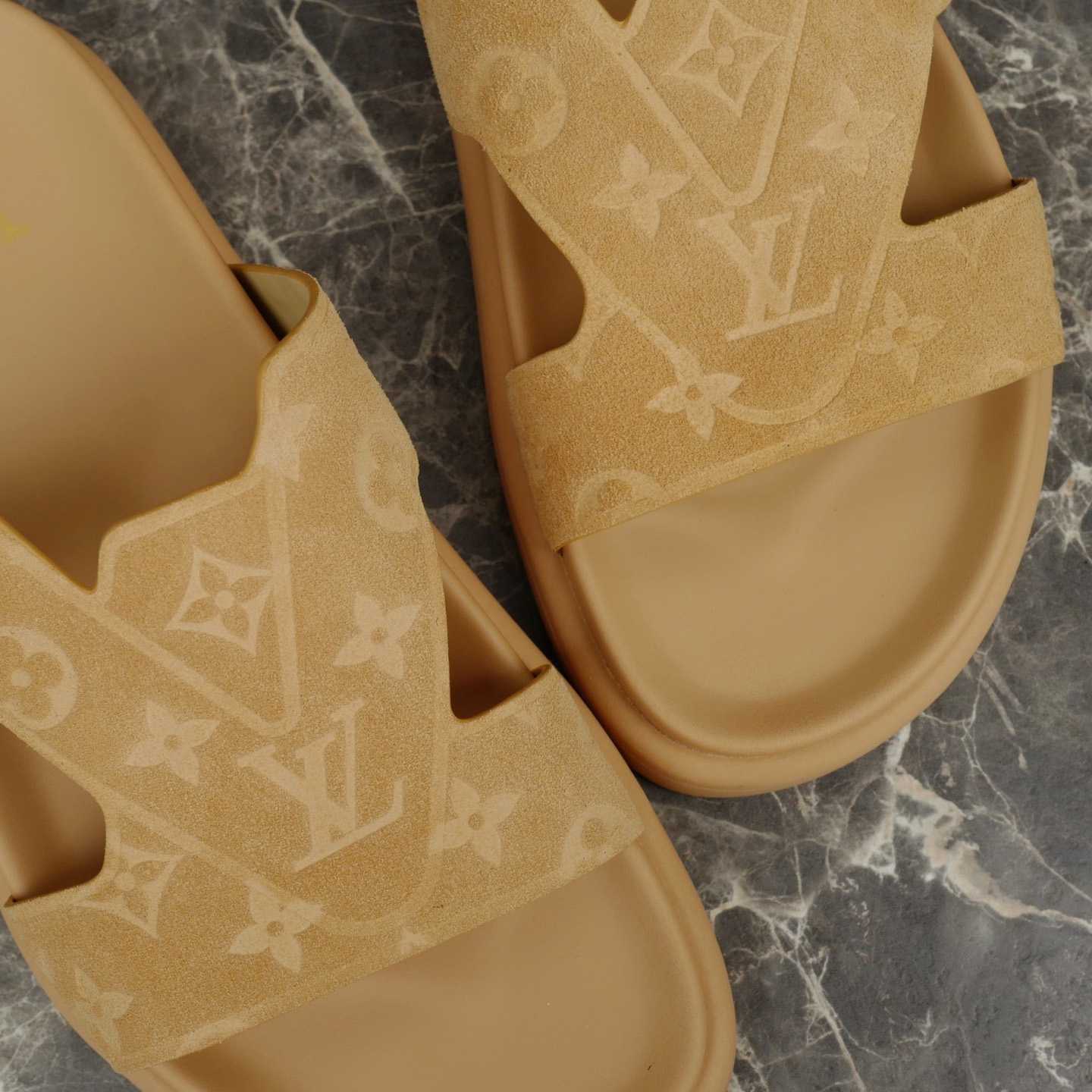 Louis Vuitton LV Oasis Mule   1AHSET - EUR FASHION