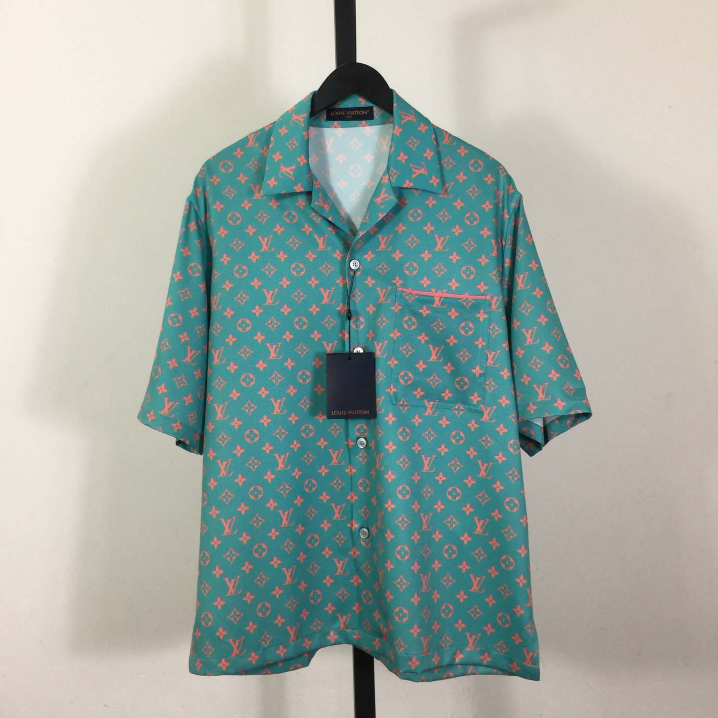 Louis Vuitton Monogram Short-Sleeved Silk Shirt   1AHVU7 - EUR FASHION