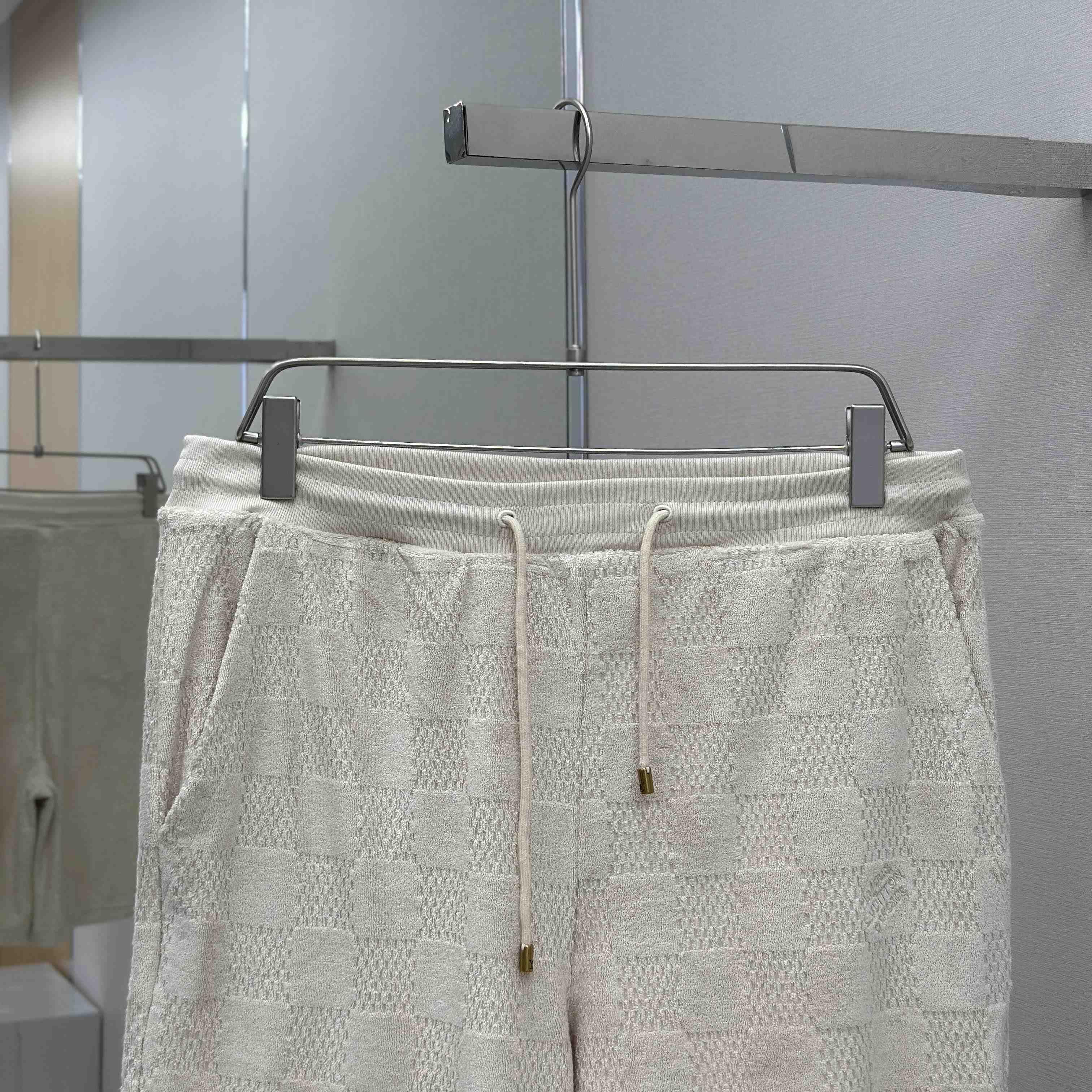 Louis Vuitton Damier French Terry Shorts   1AHUVJ - EUR FASHION