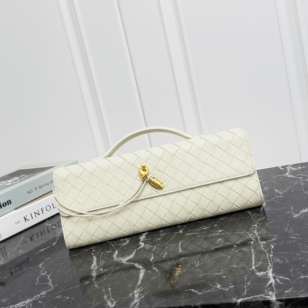 Bottega Veneta Andiamo Clutch 31*13*3cm - EUR FASHION