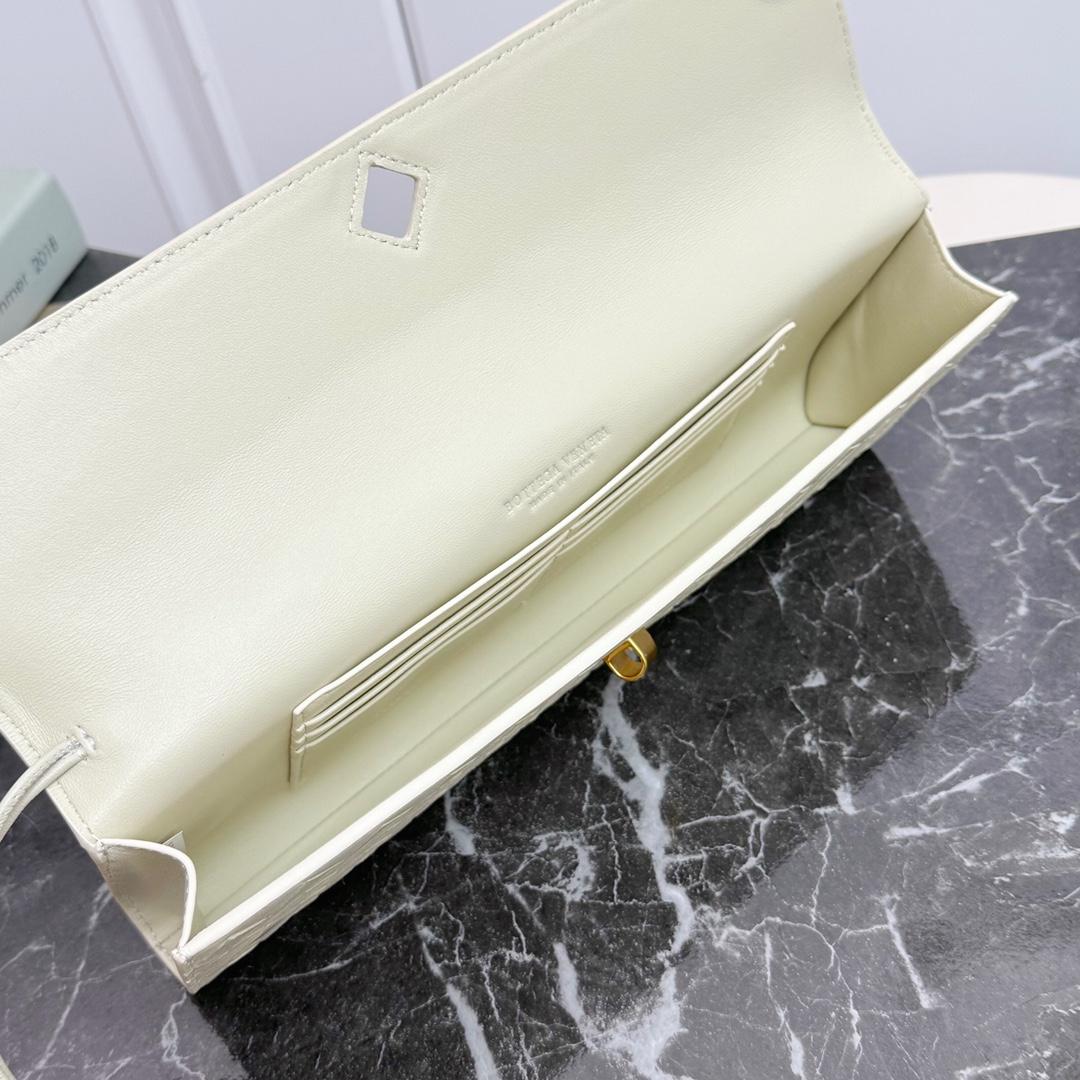 Bottega Veneta Andiamo Clutch 31*13*3cm - EUR FASHION
