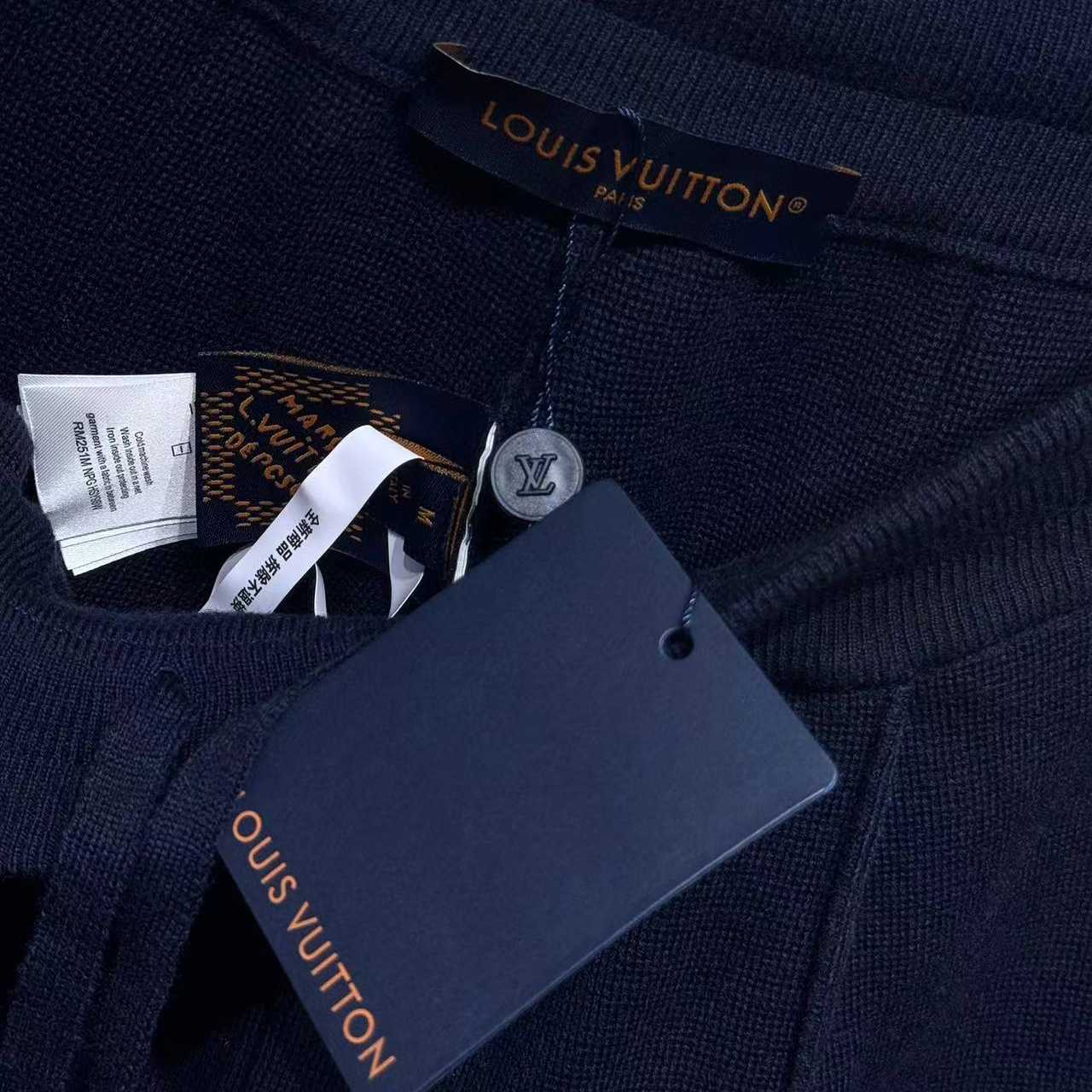 Louis Vuitton Big Logo Shorts - EUR FASHION