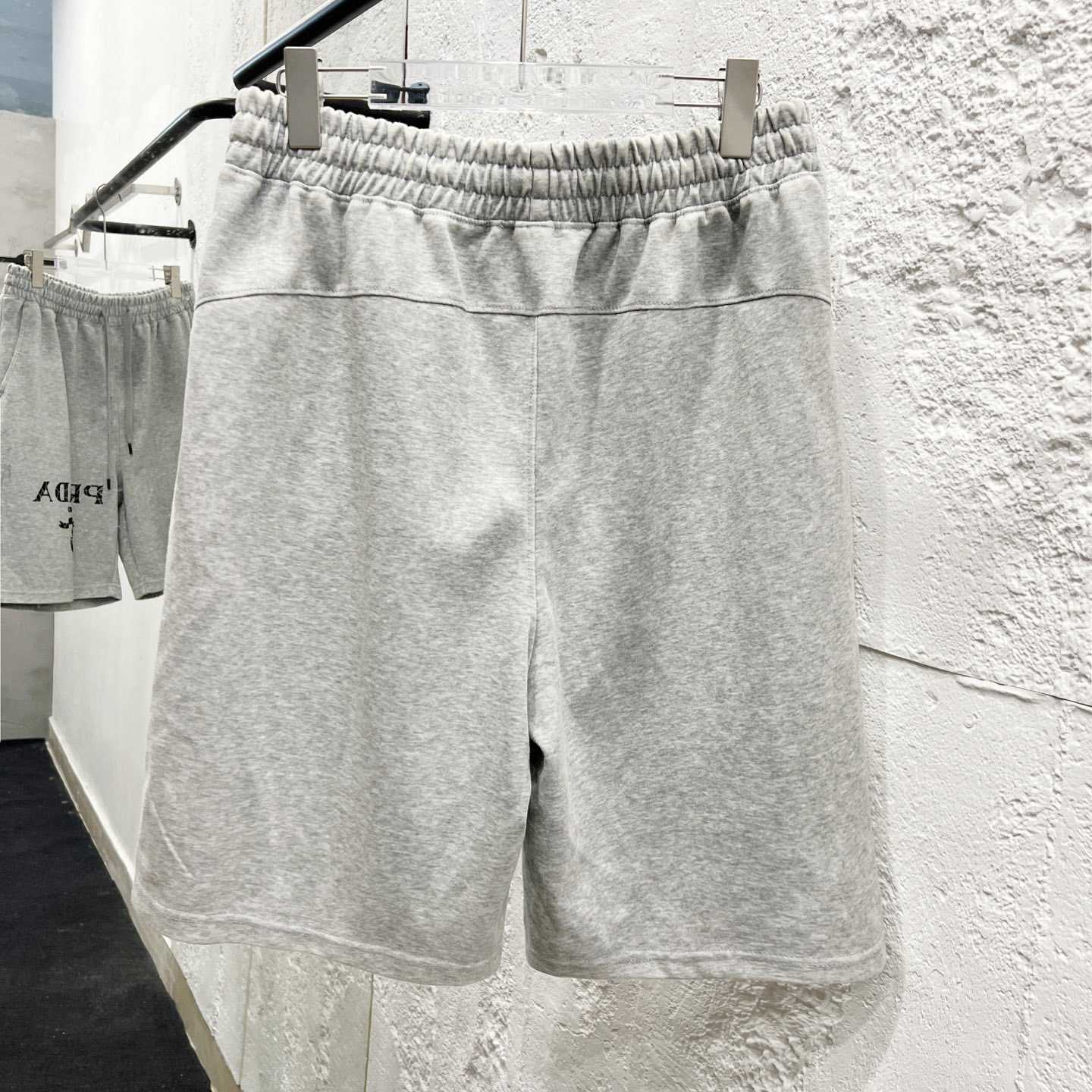 Prada Shorts    - EUR FASHION