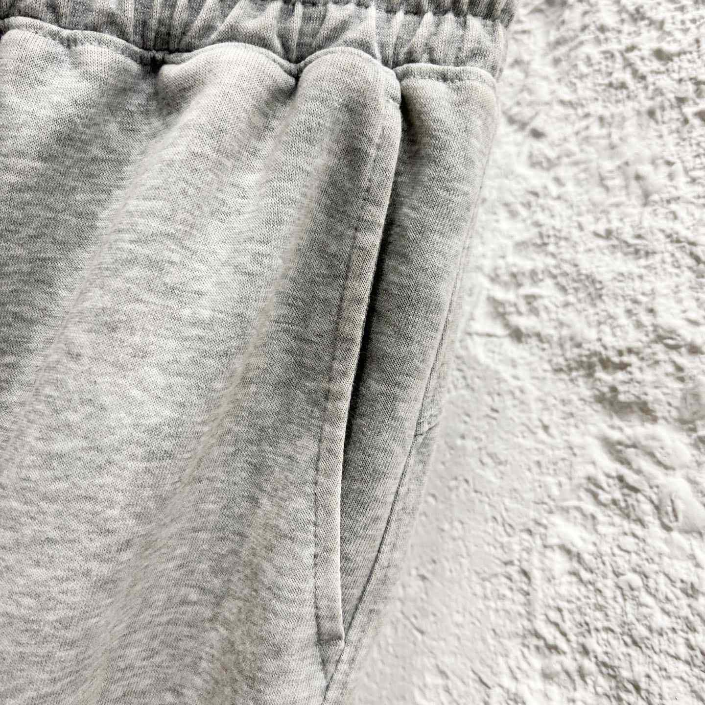 Prada Shorts    - EUR FASHION