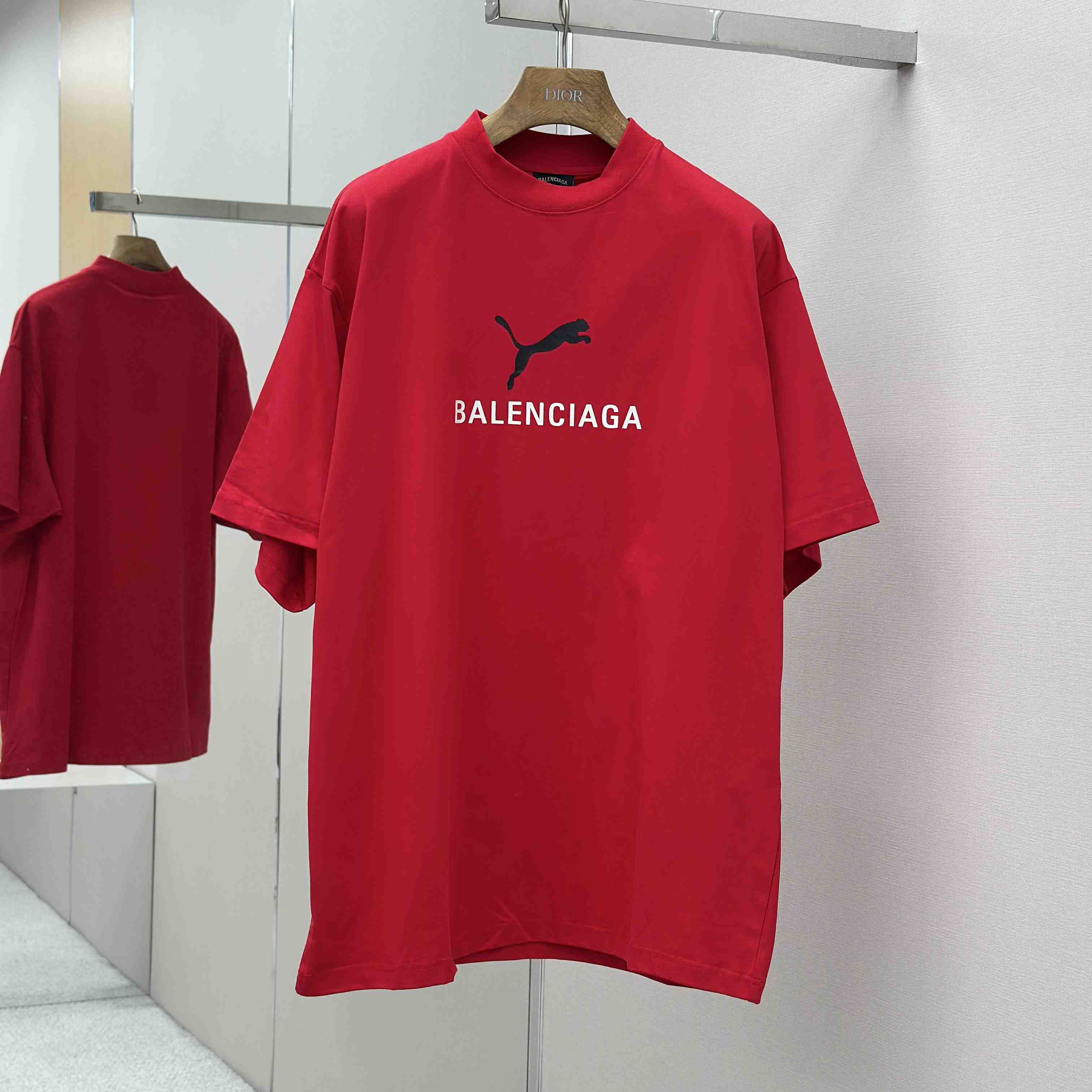 Balenciaga I PUMA Oversized T-Shirt in Red Dry Jersey - EUR FASHION