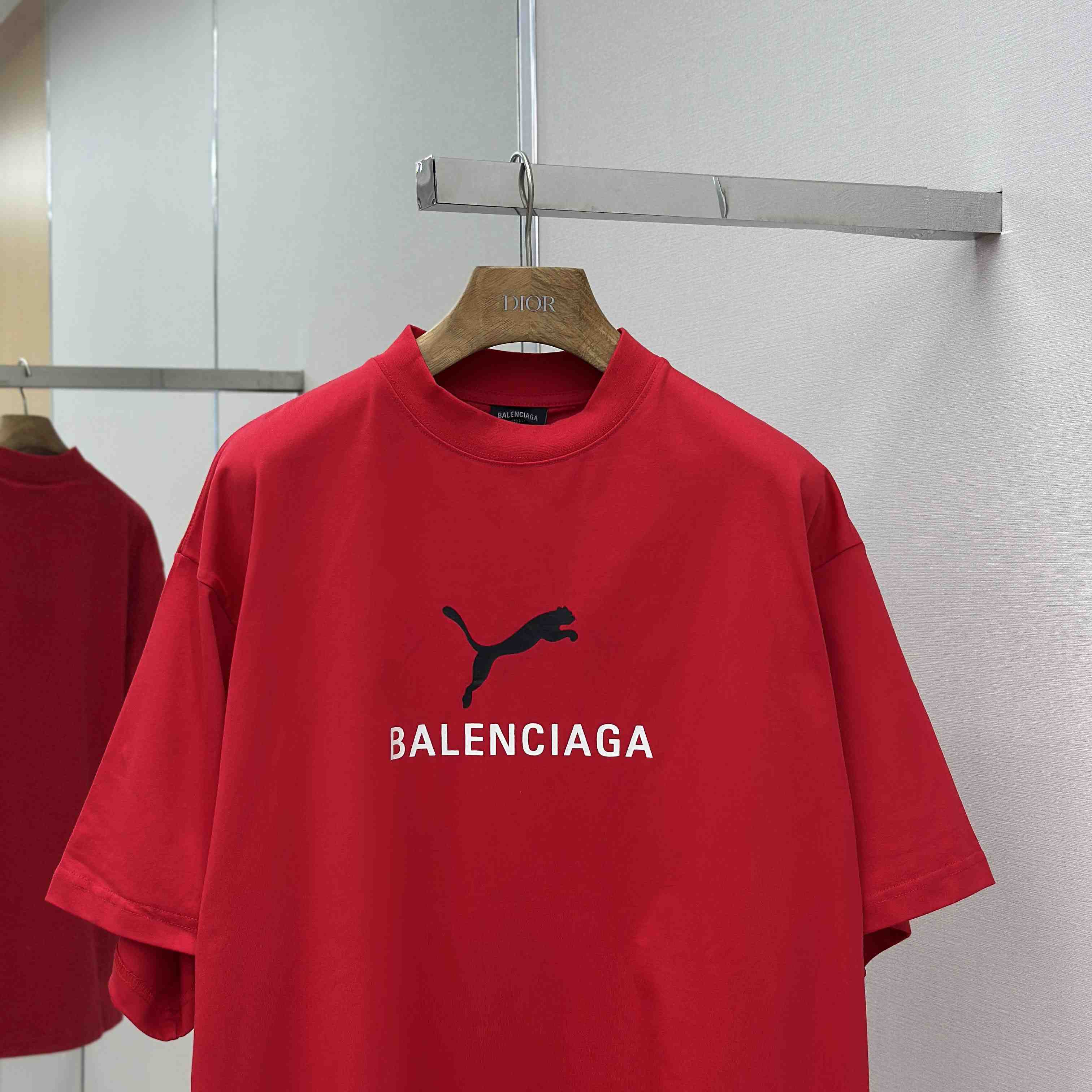 Balenciaga I PUMA Oversized T-Shirt in Red Dry Jersey - EUR FASHION