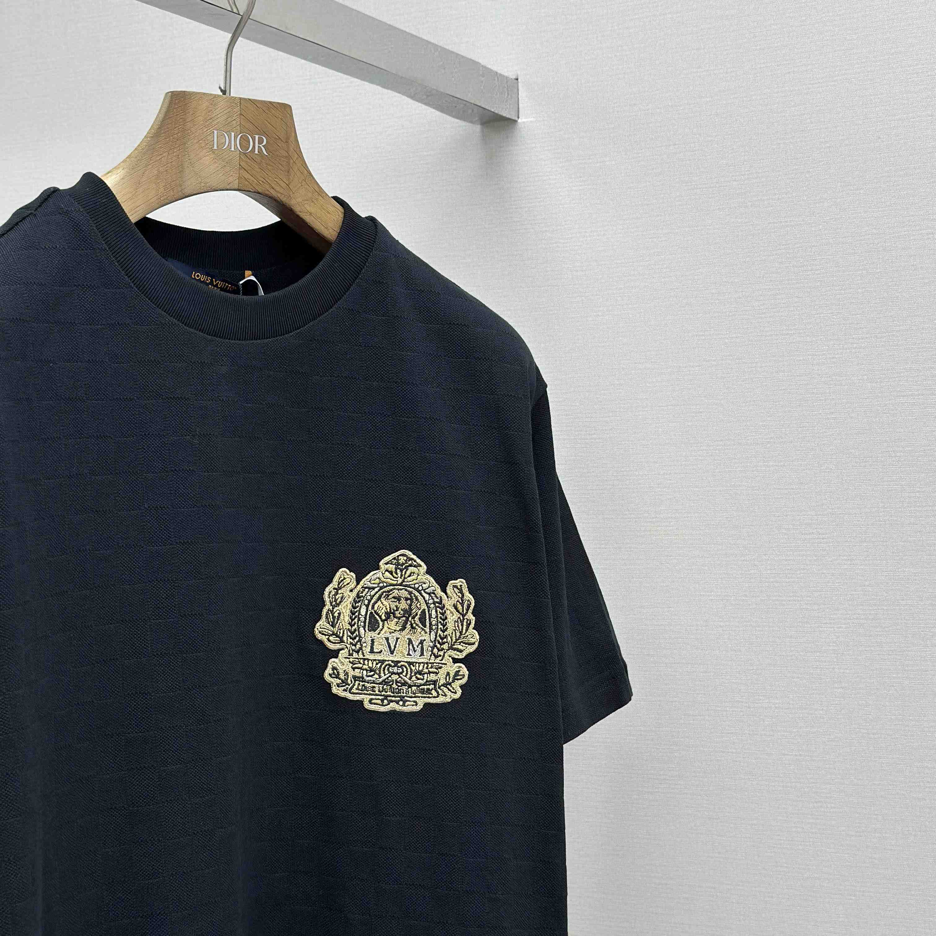 Louis Vuitton Signature Patch Cotton T-Shirt   1AGJZF - EUR FASHION